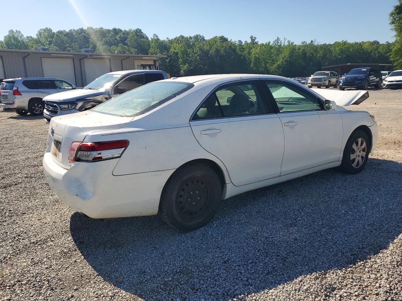 2011 Toyota Camry Le White vin: 4T1BF3EK4BU601034