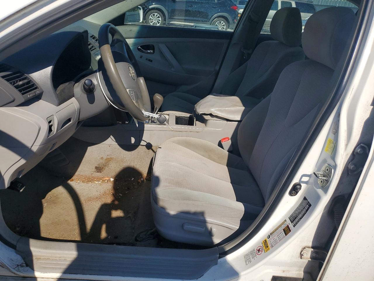 2011 Toyota Camry Le White vin: 4T1BF3EK4BU601034