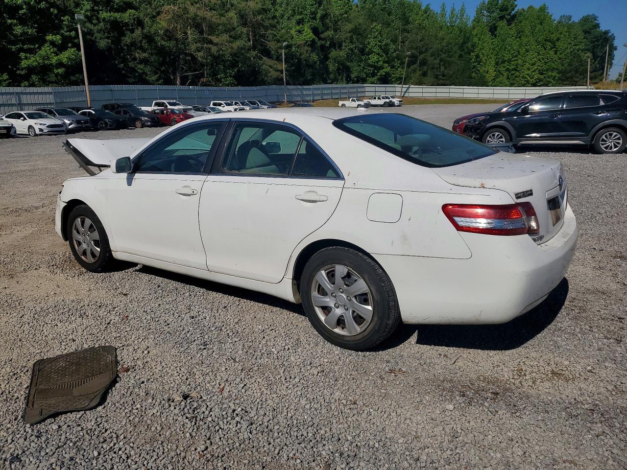 2011 Toyota Camry Le White vin: 4T1BF3EK4BU601034