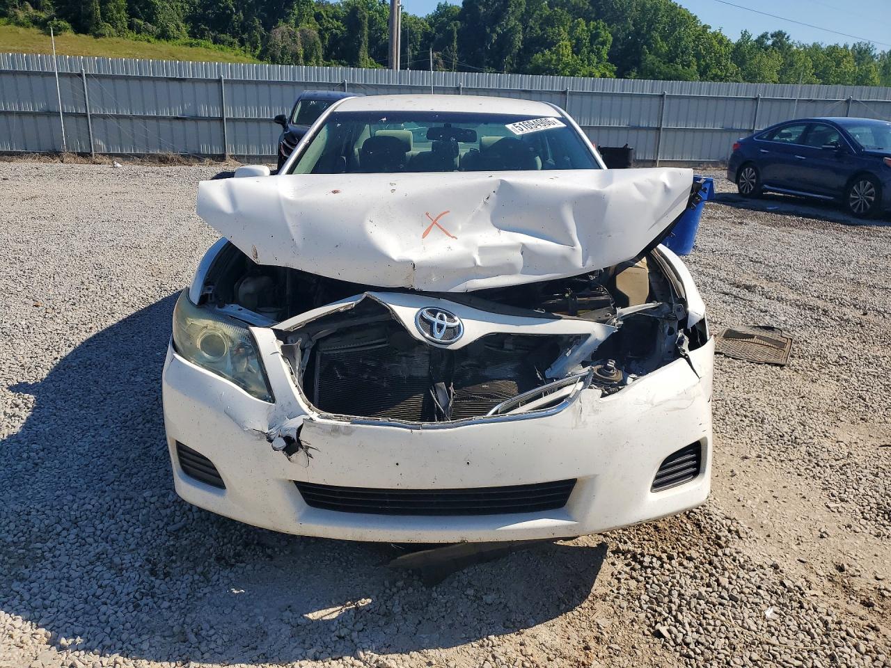 2011 Toyota Camry Le White vin: 4T1BF3EK4BU601034