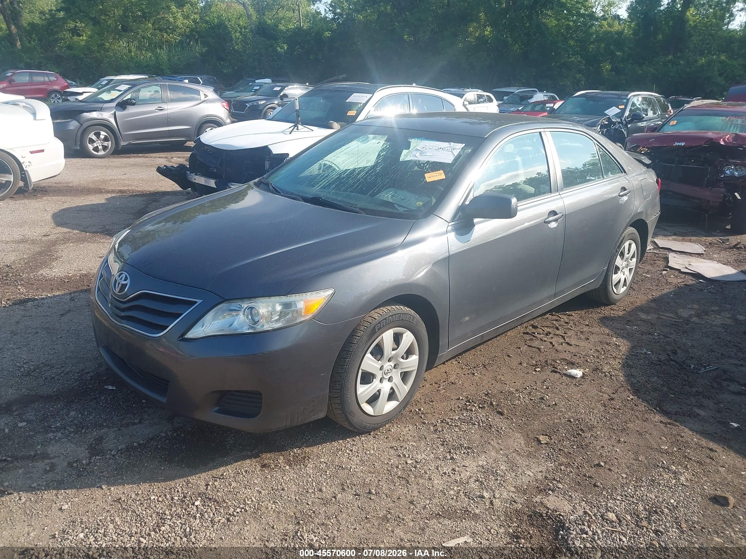 2011 Toyota Camry Le Gray vin: 4T1BF3EK4BU606119