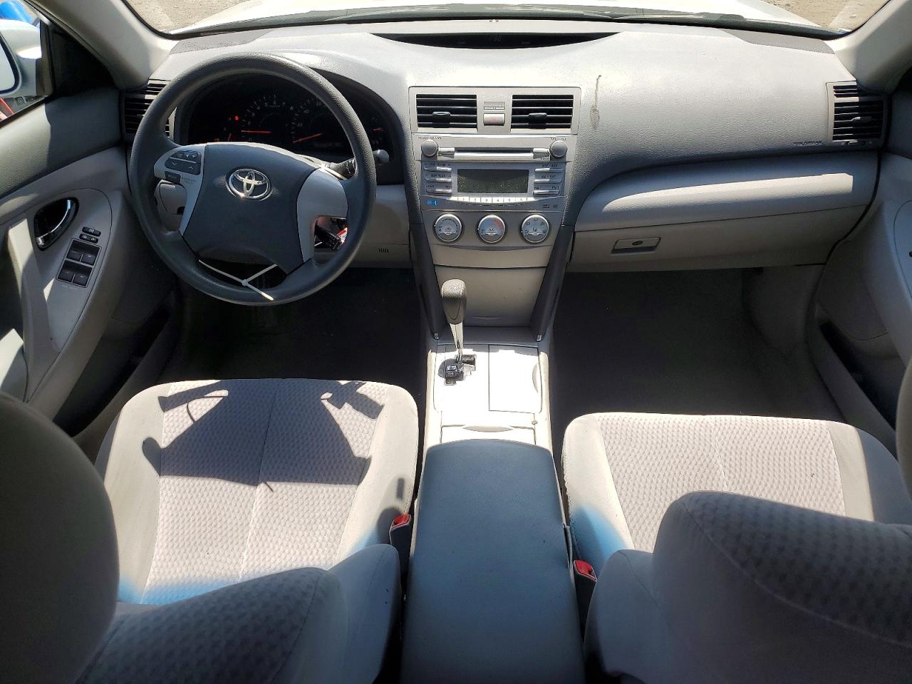 2011 Toyota Camry Le Серебряный vin: 4T1BF3EK4BU608209