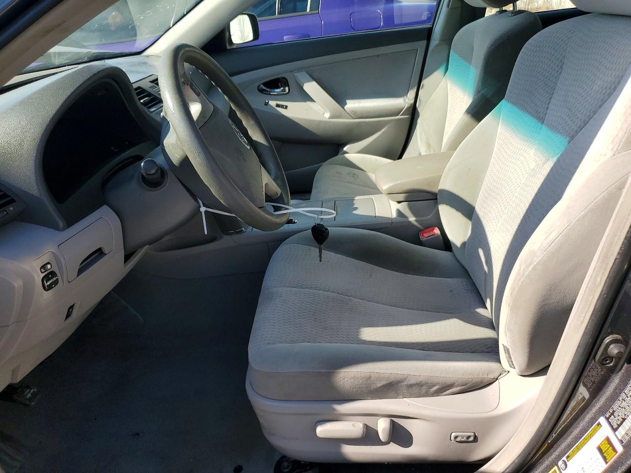 2011 Toyota Camry Le Gray vin: 4T1BF3EK4BU610106