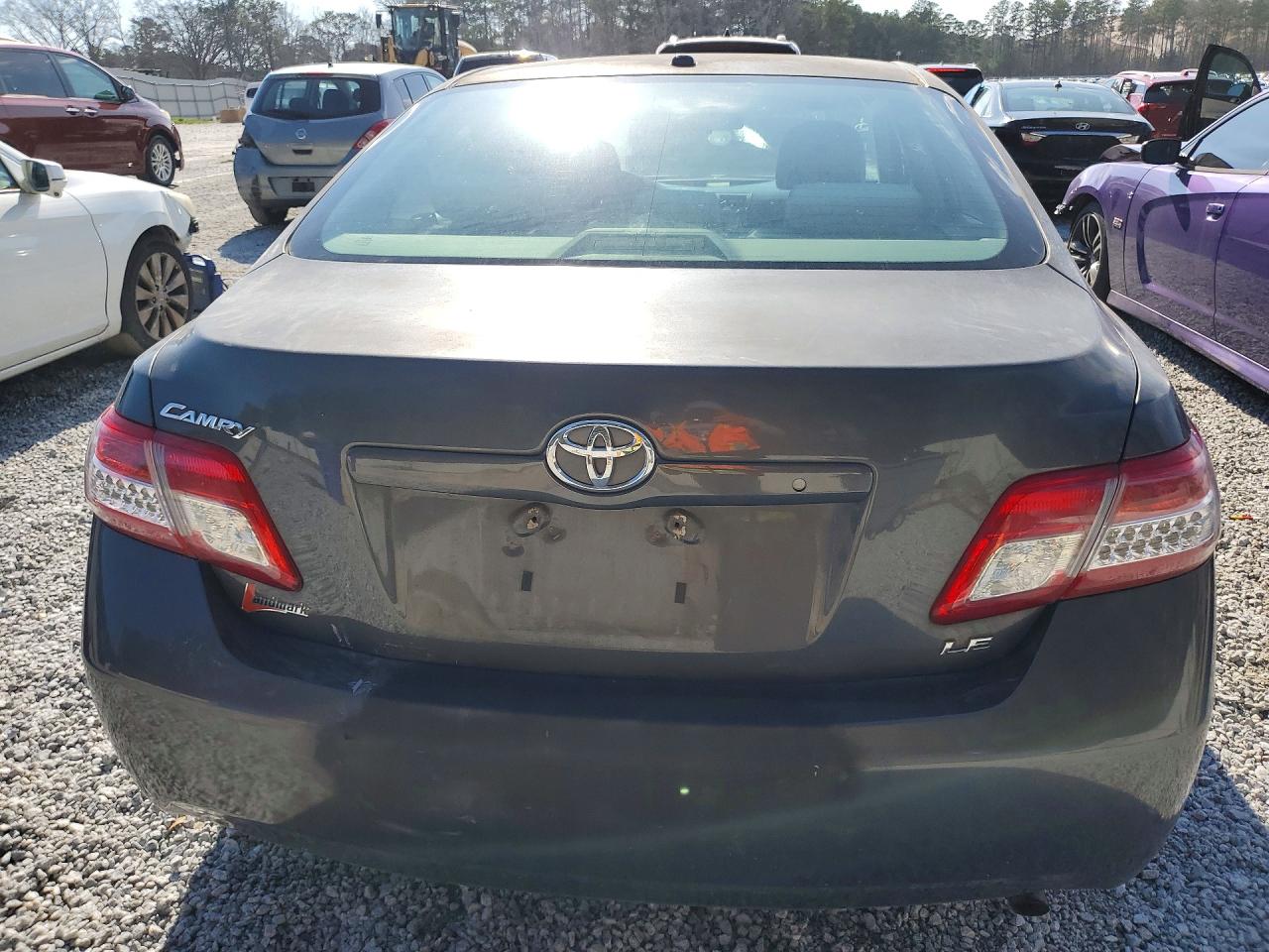 2011 Toyota Camry Le Gray vin: 4T1BF3EK4BU610106