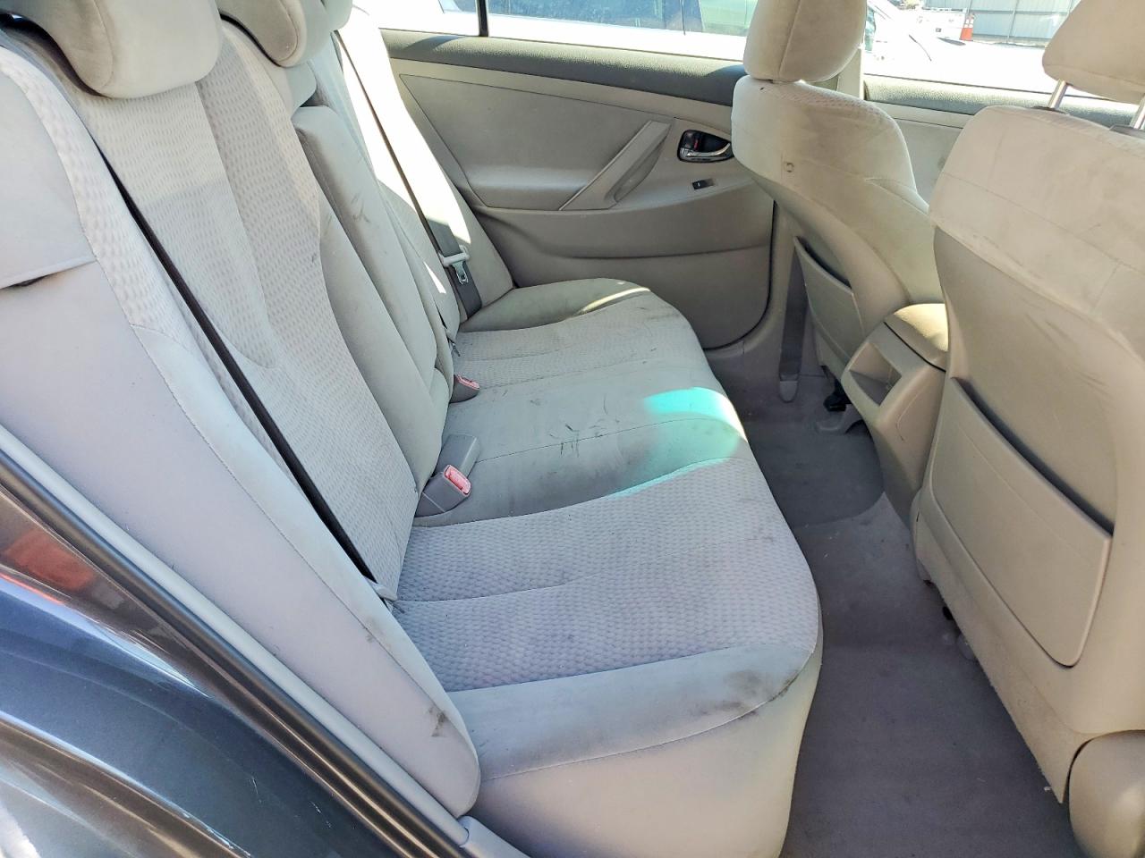 2011 Toyota Camry Le Gray vin: 4T1BF3EK4BU610106