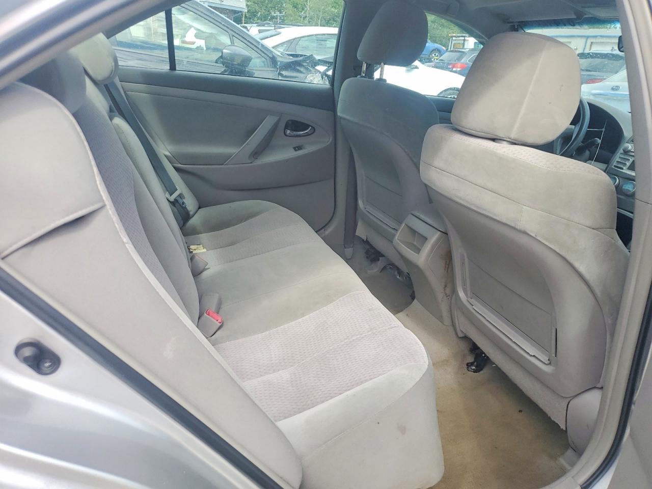 2011 Toyota Camry Le Silver vin: 4T1BF3EK4BU614155