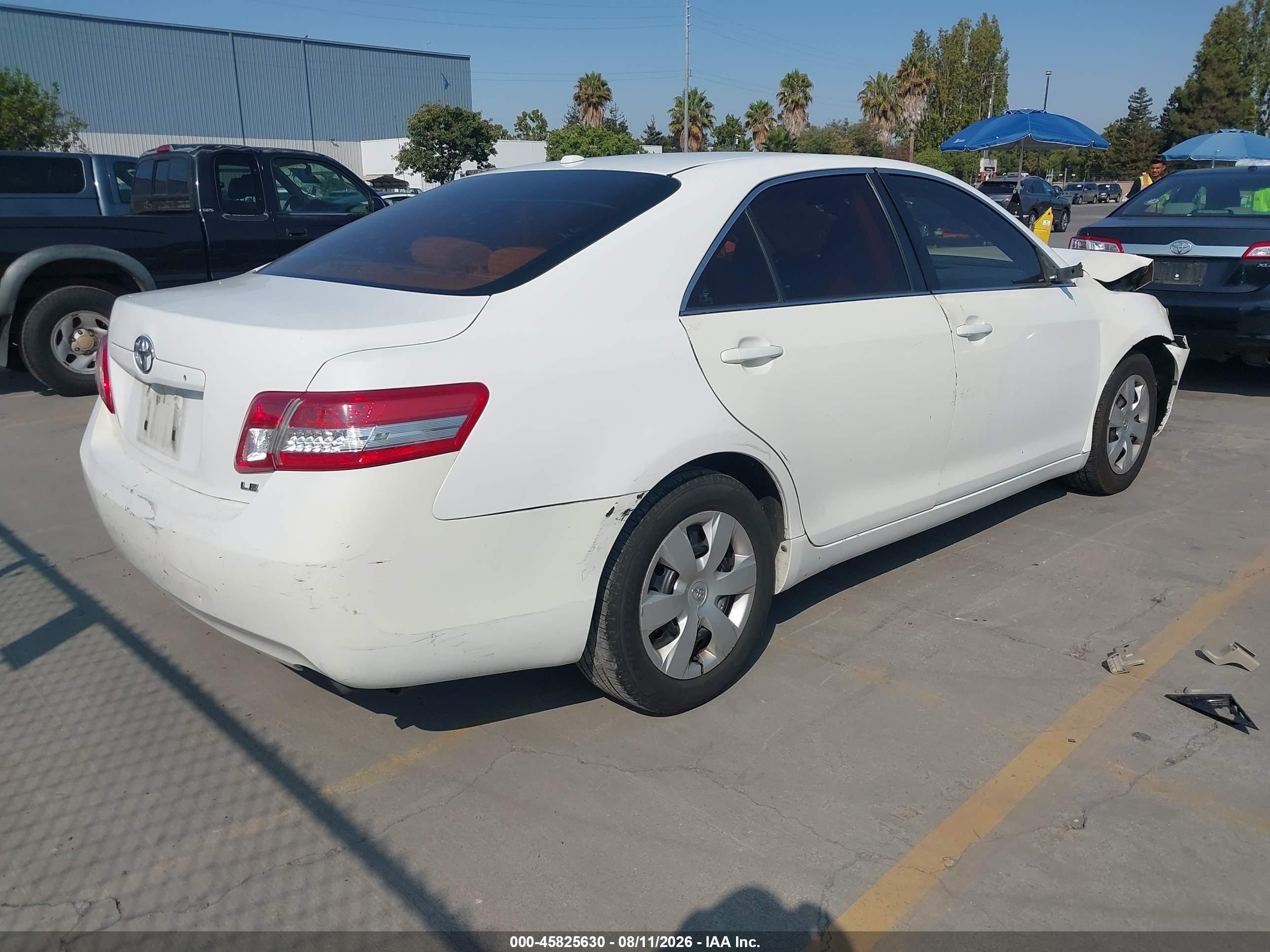 2011 Toyota Camry Le White vin: 4T1BF3EK4BU615497