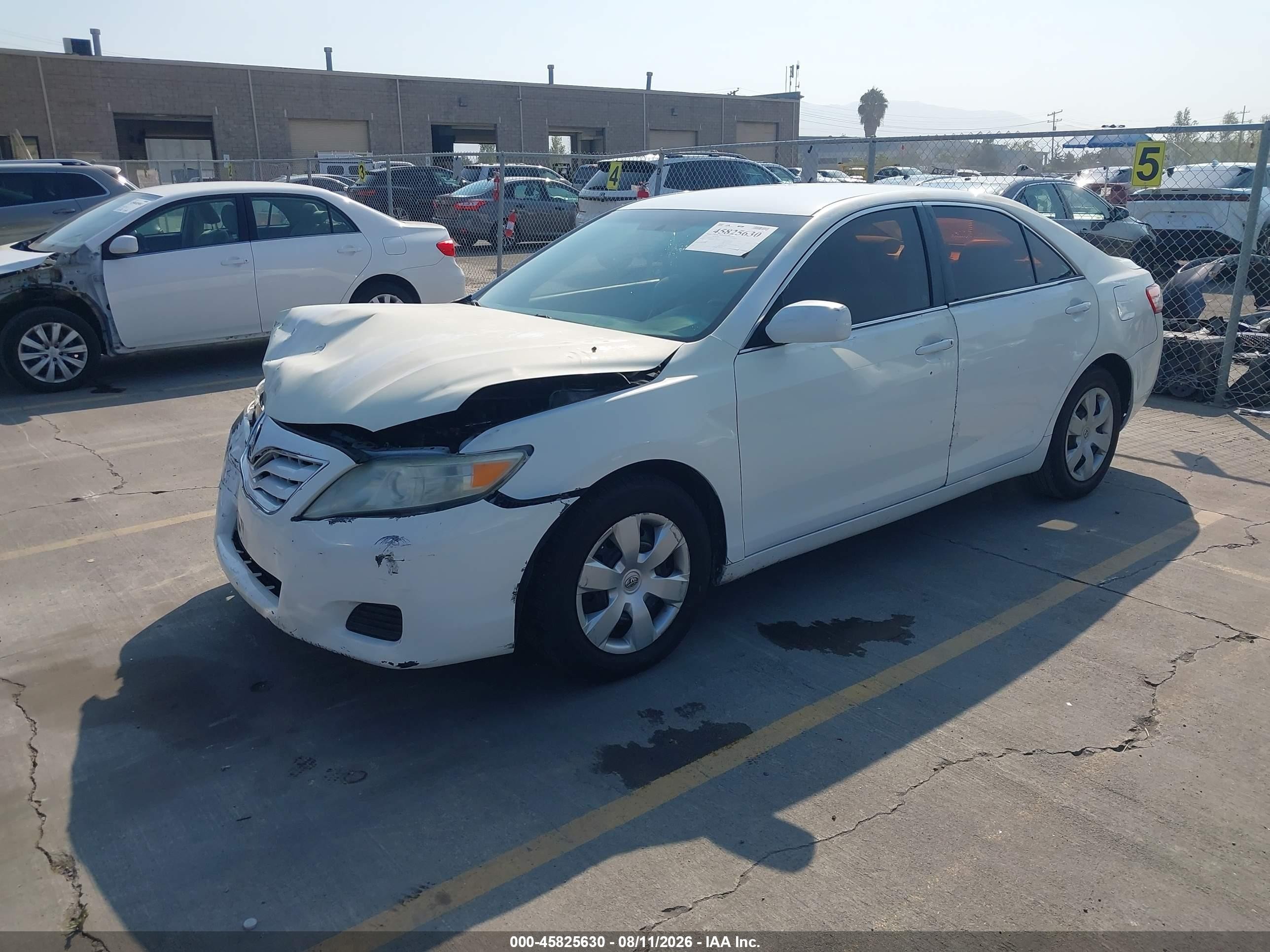 2011 Toyota Camry Le White vin: 4T1BF3EK4BU615497