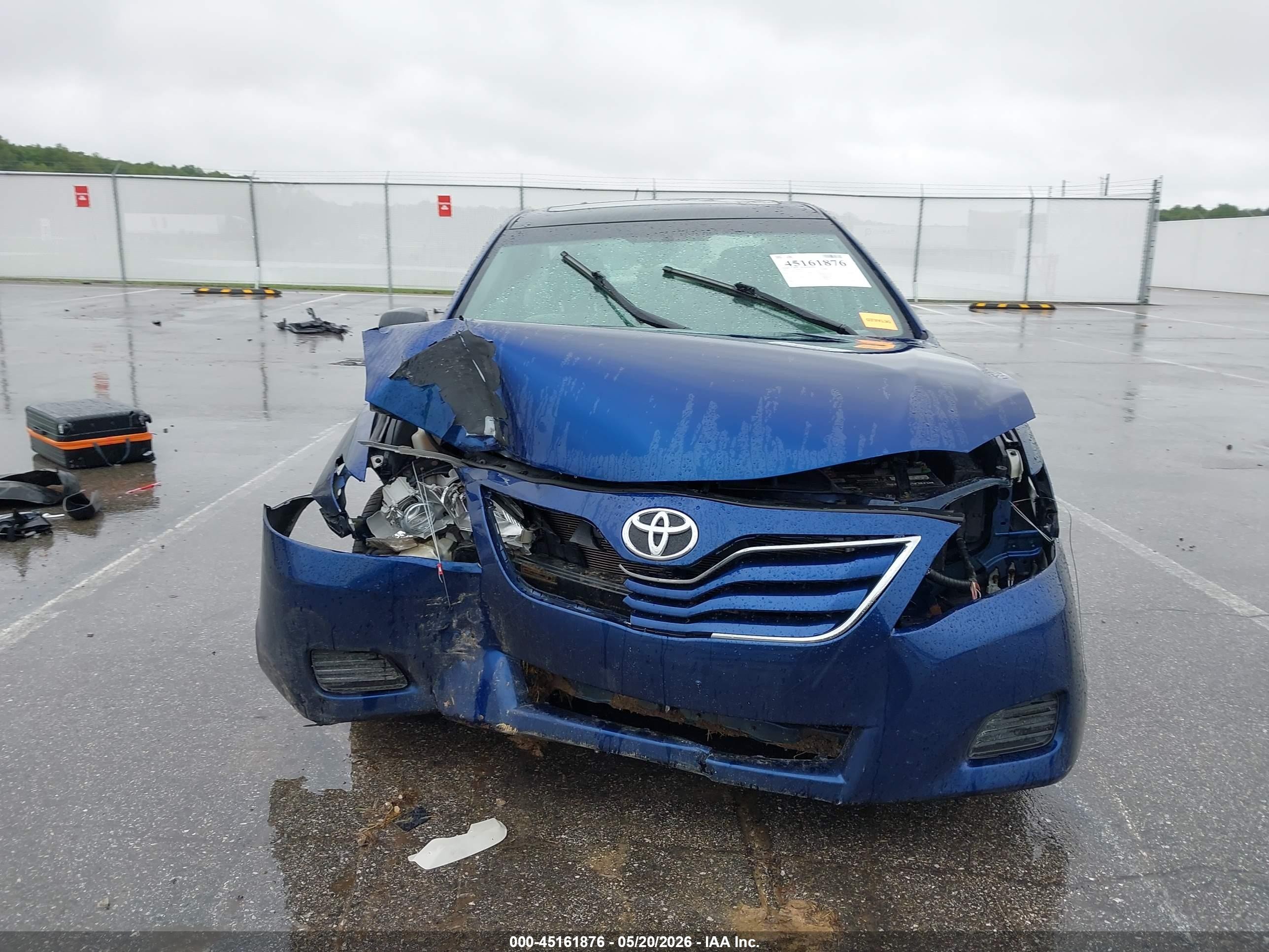 2011 Toyota Camry Le Blue vin: 4T1BF3EK4BU621851