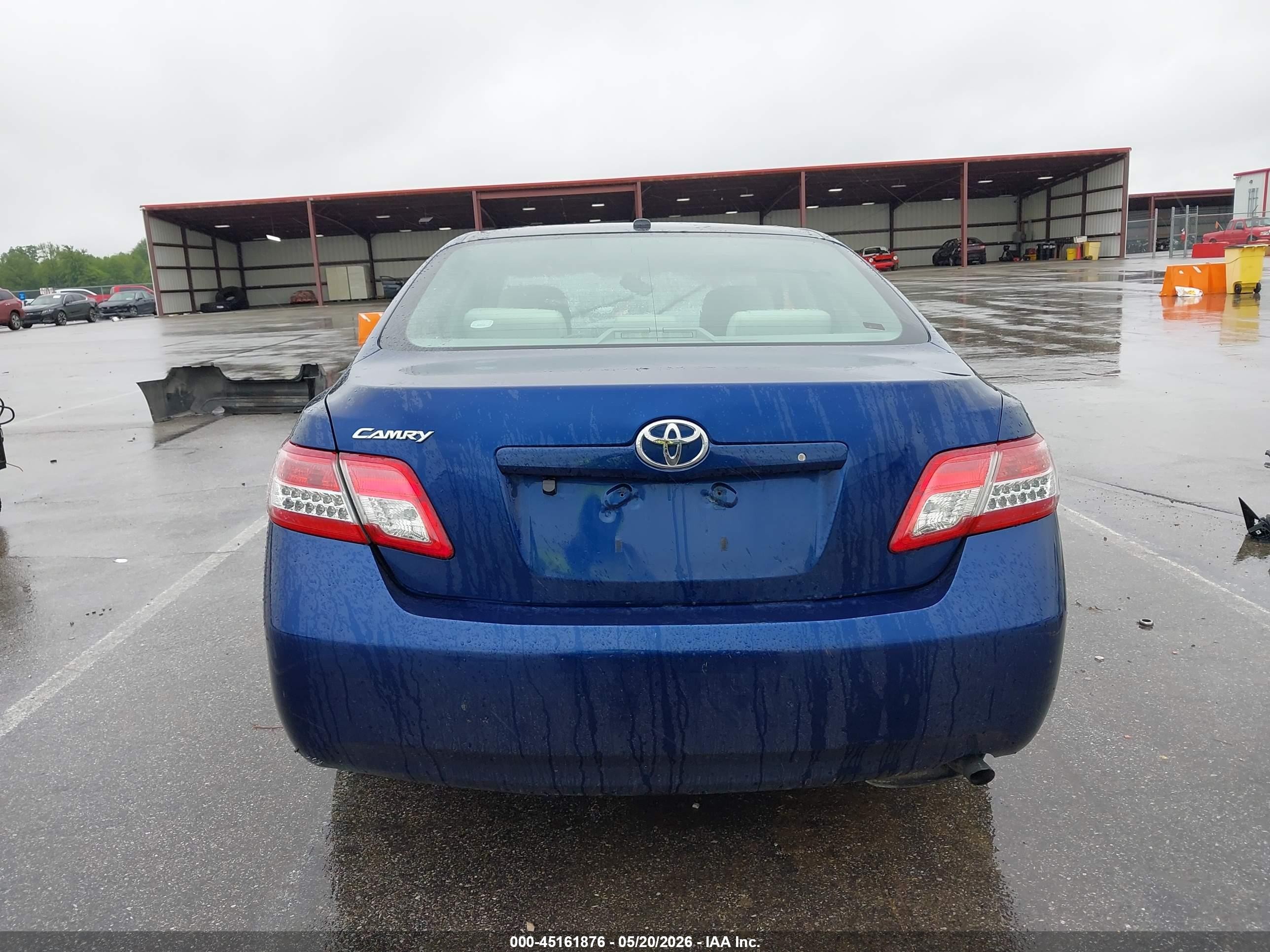 2011 Toyota Camry Le Blue vin: 4T1BF3EK4BU621851
