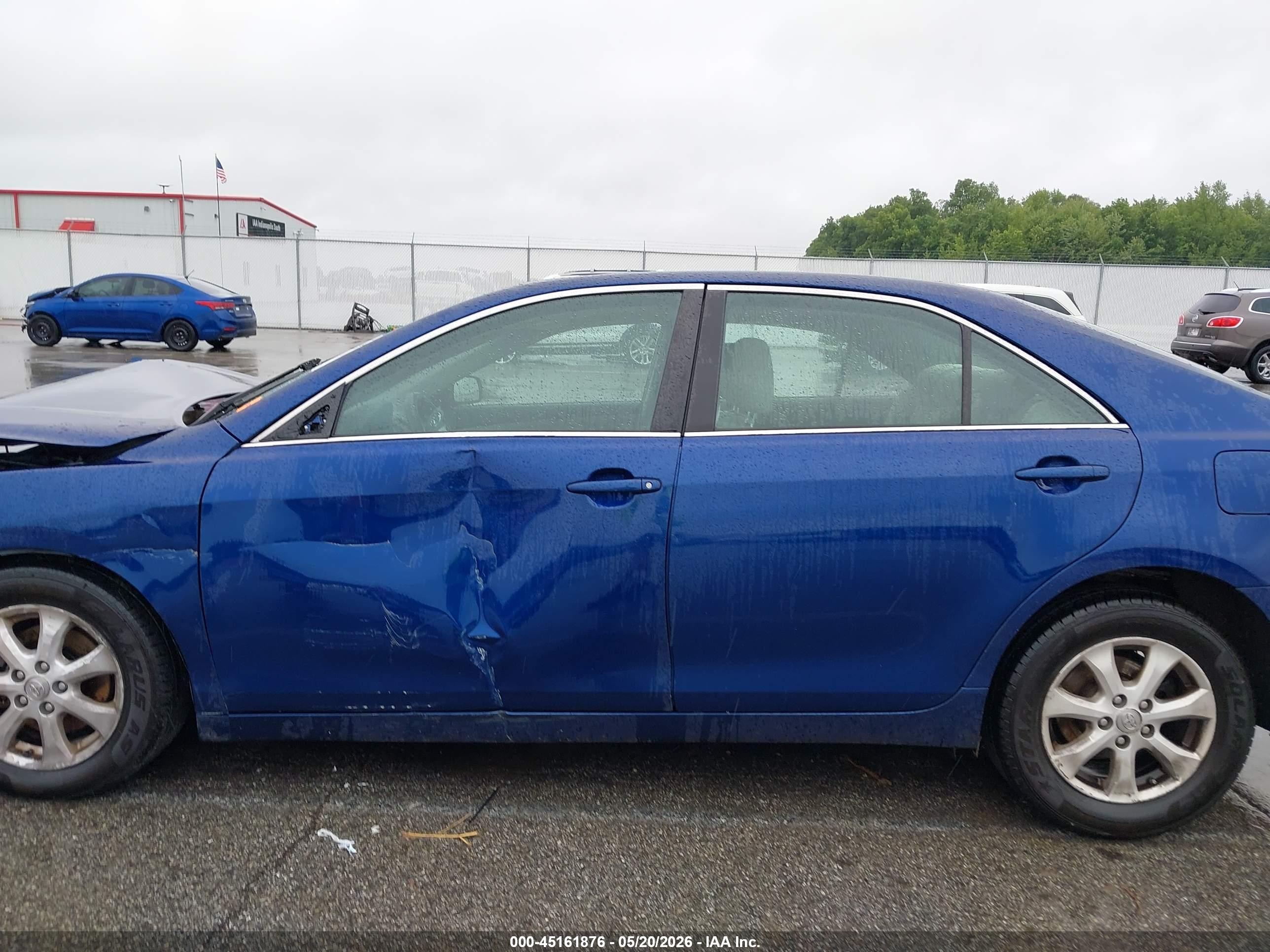 2011 Toyota Camry Le Blue vin: 4T1BF3EK4BU621851