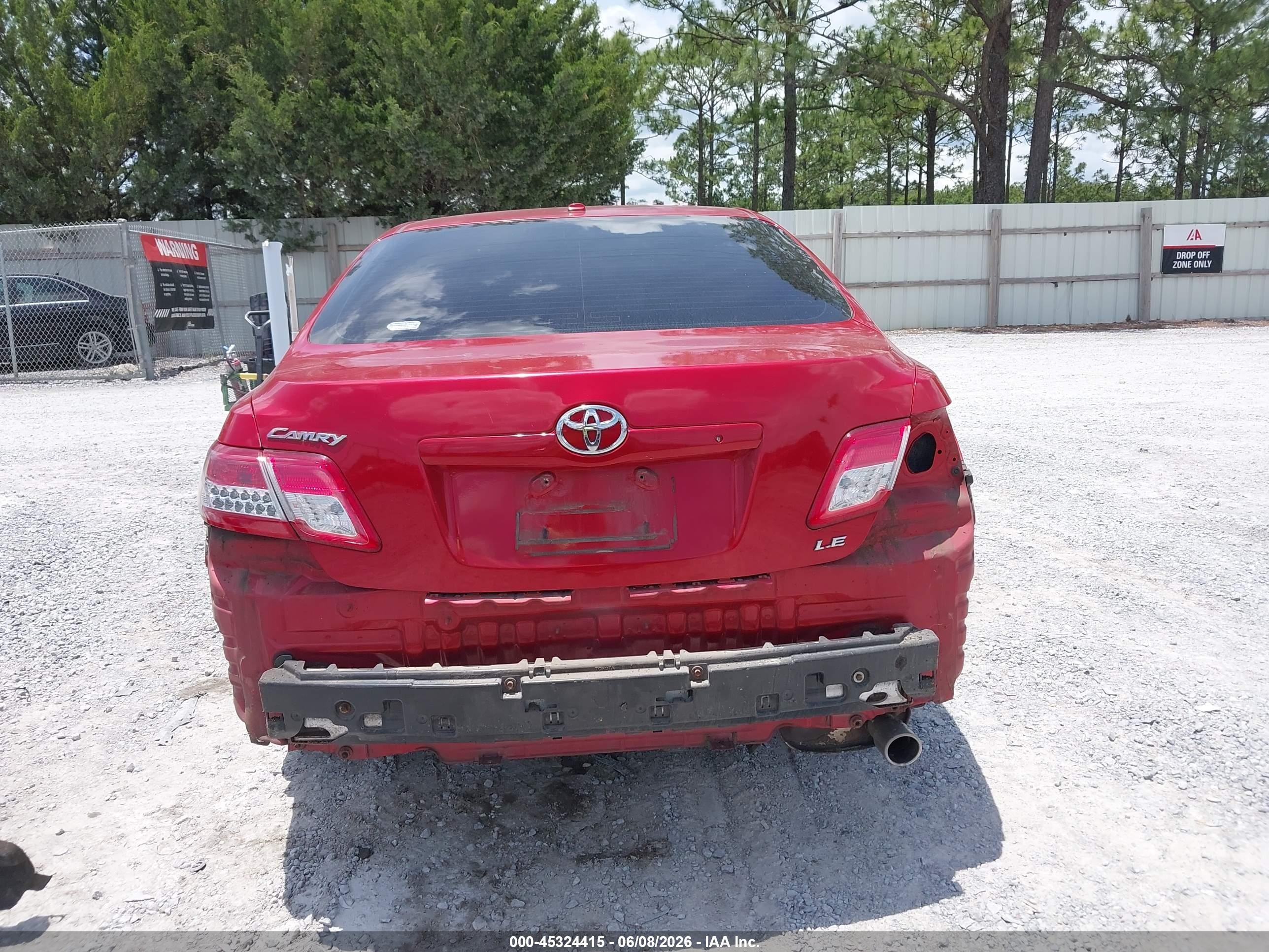 2011 Toyota Camry Le Red vin: 4T1BF3EK4BU622224