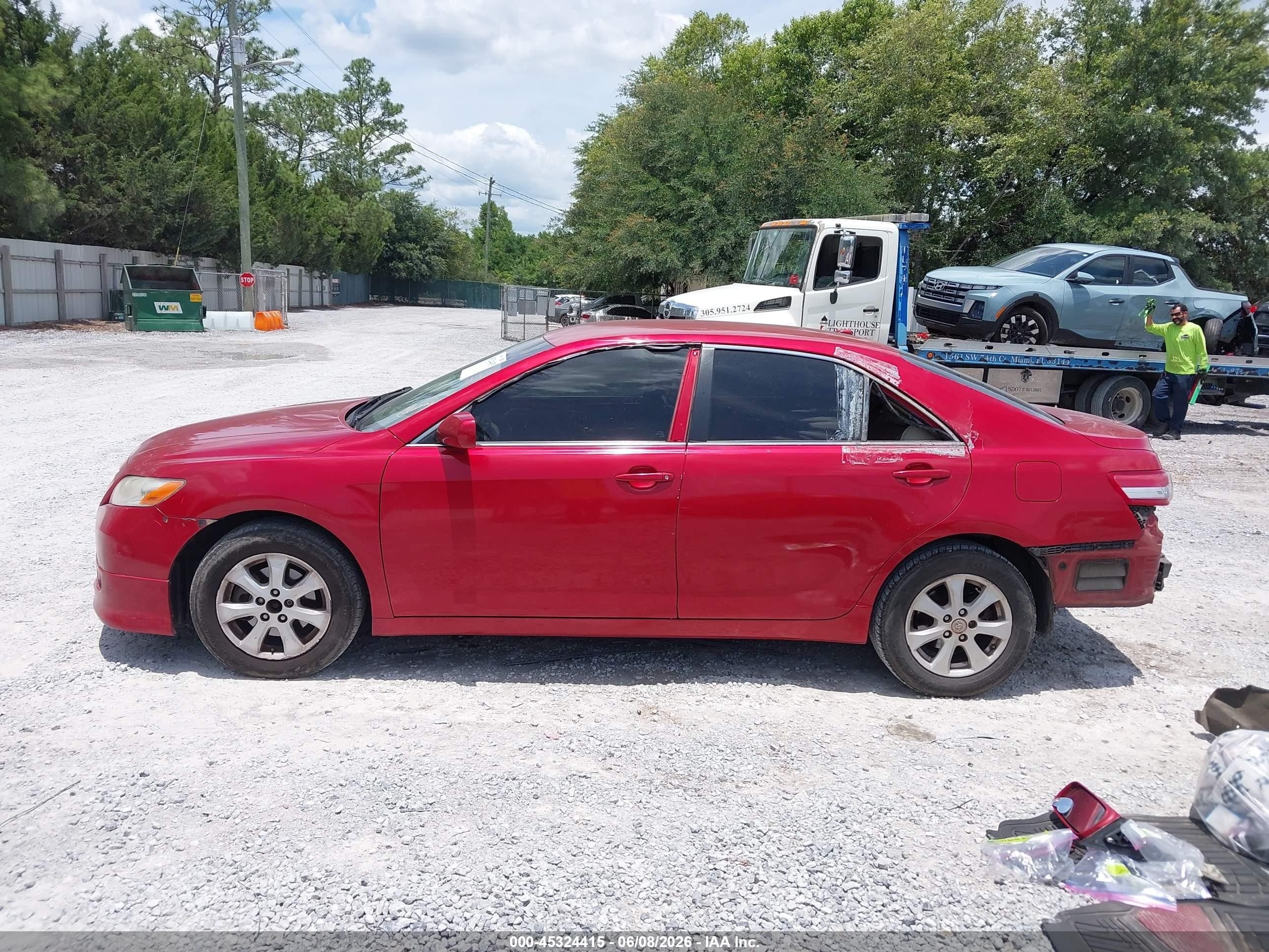 2011 Toyota Camry Le Red vin: 4T1BF3EK4BU622224