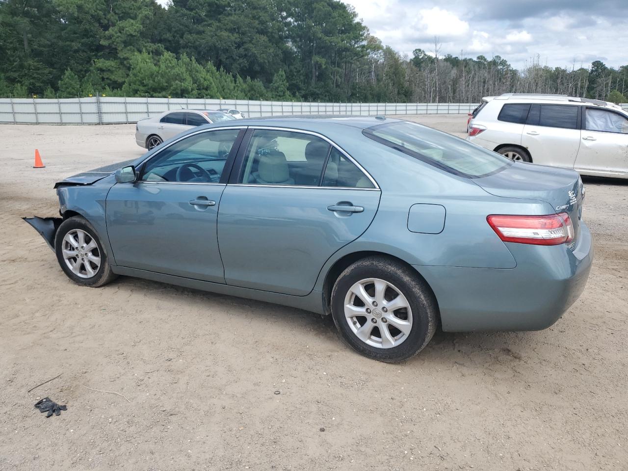 2011 Toyota Camry Base Turquoise vin: 4T1BF3EK4BU634504