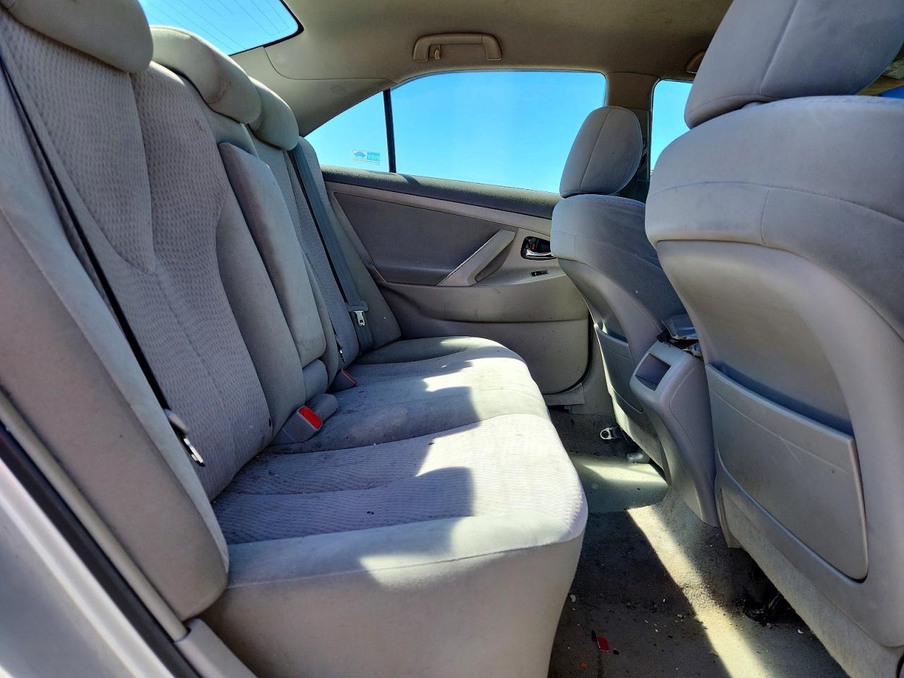 2011 Toyota Camry Base Silver vin: 4T1BF3EK4BU639931