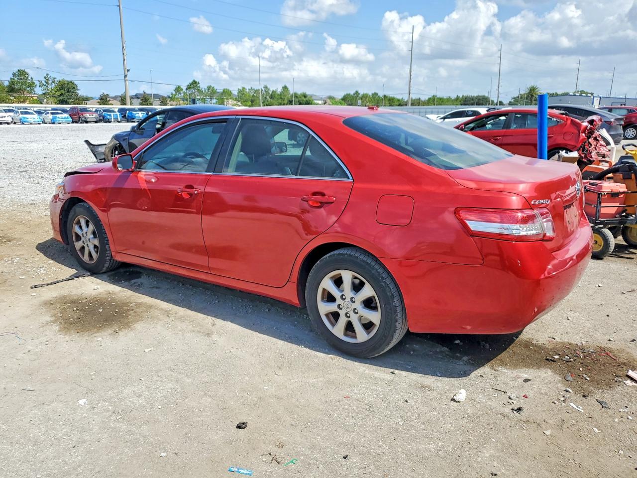 2011 Toyota Camry Le Red vin: 4T1BF3EK4BU641405