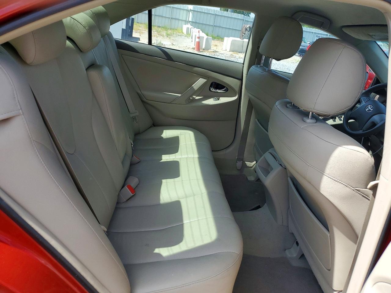 2011 Toyota Camry Le Red vin: 4T1BF3EK4BU641405