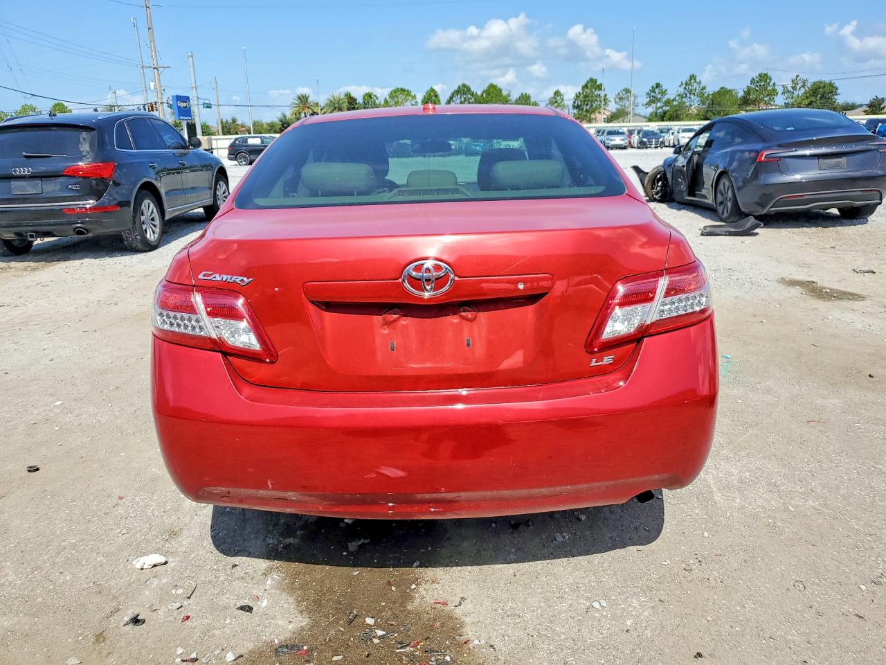 2011 Toyota Camry Le Red vin: 4T1BF3EK4BU641405