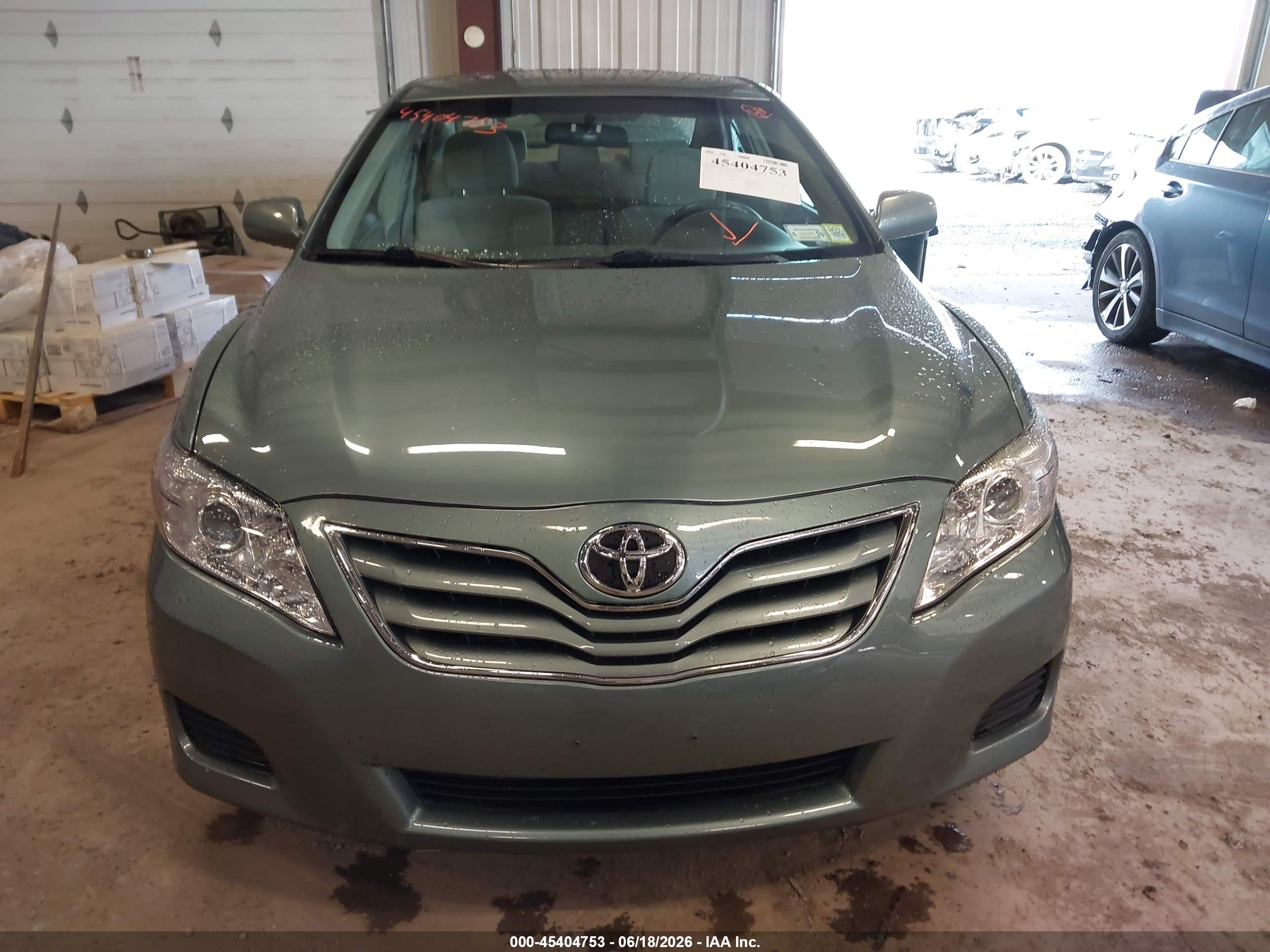 2011 Toyota Camry Le Blue vin: 4T1BF3EK4BU646099