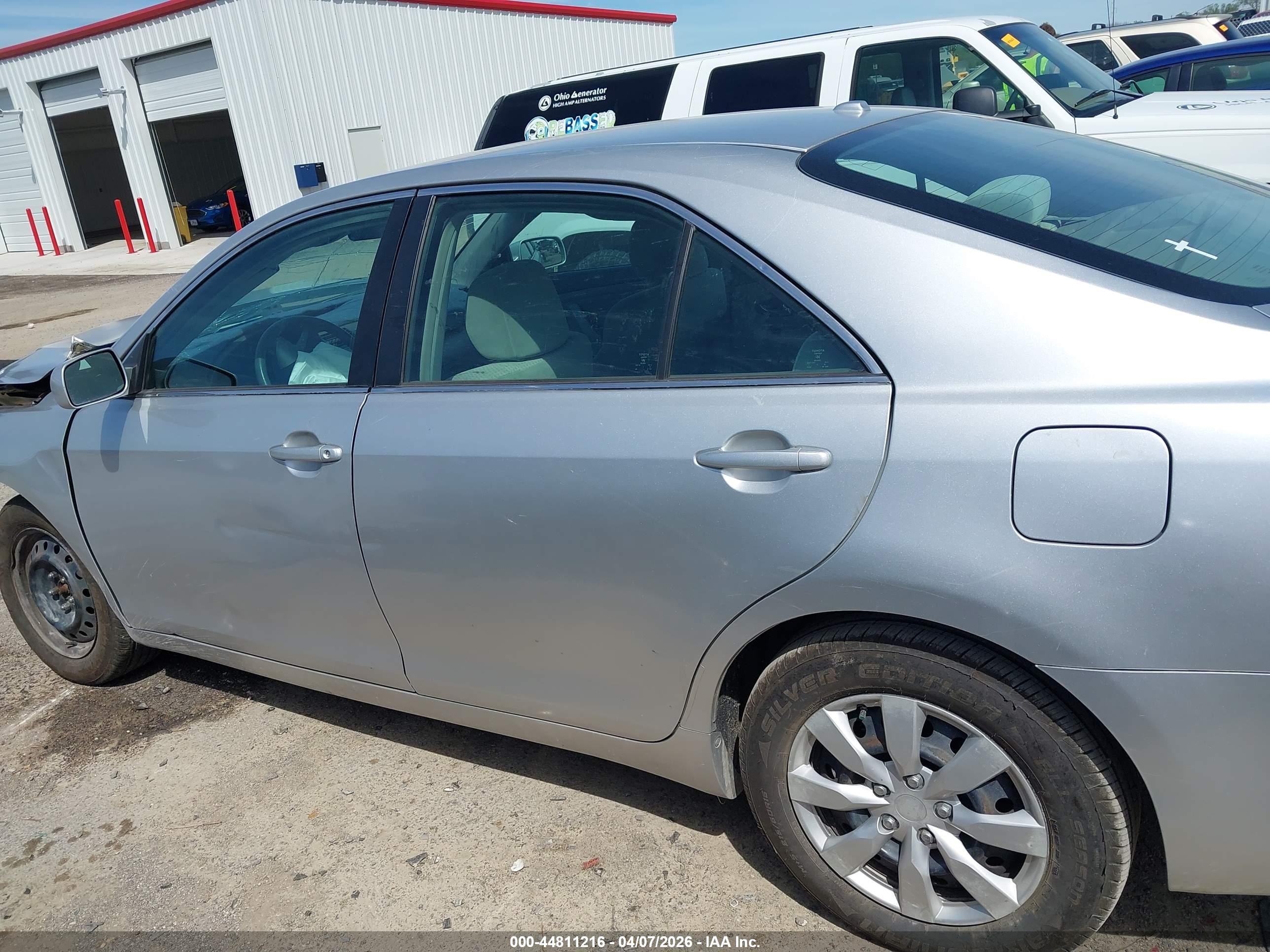 2011 Toyota Camry Le Silver vin: 4T1BF3EK4BU646281