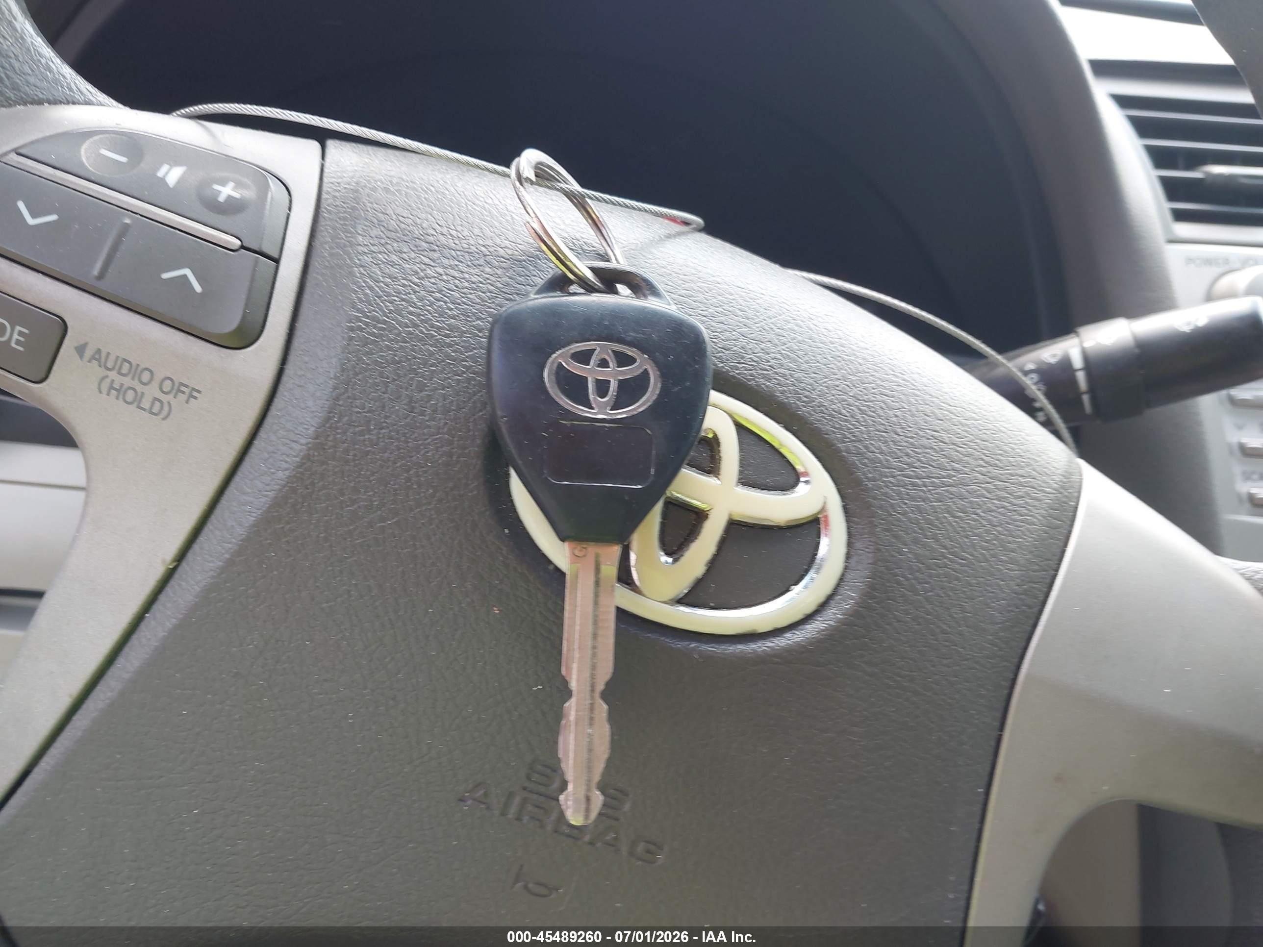 2011 Toyota Camry Le White vin: 4T1BF3EK4BU653022