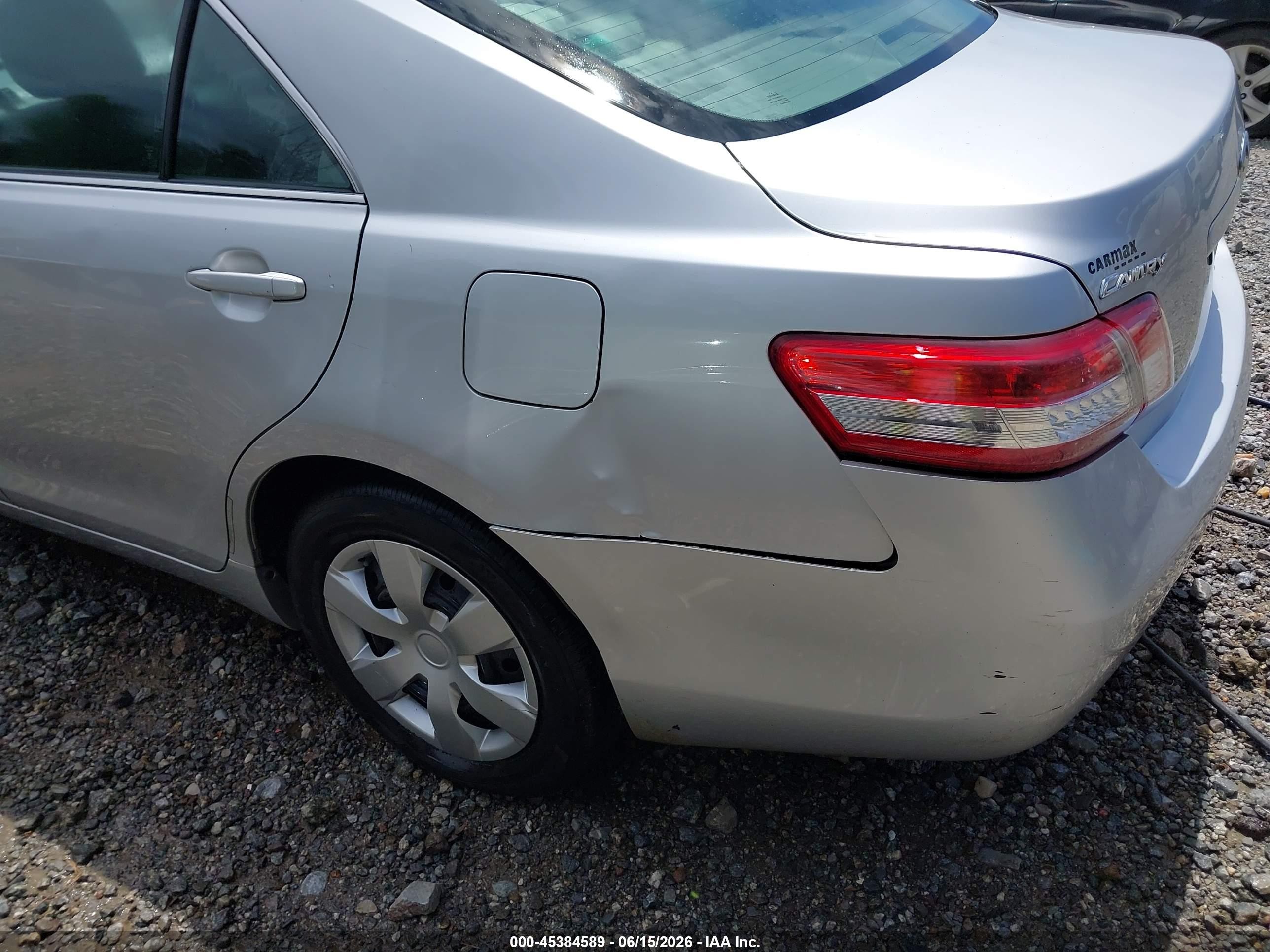 2011 Toyota Camry Le Silver vin: 4T1BF3EK4BU659192