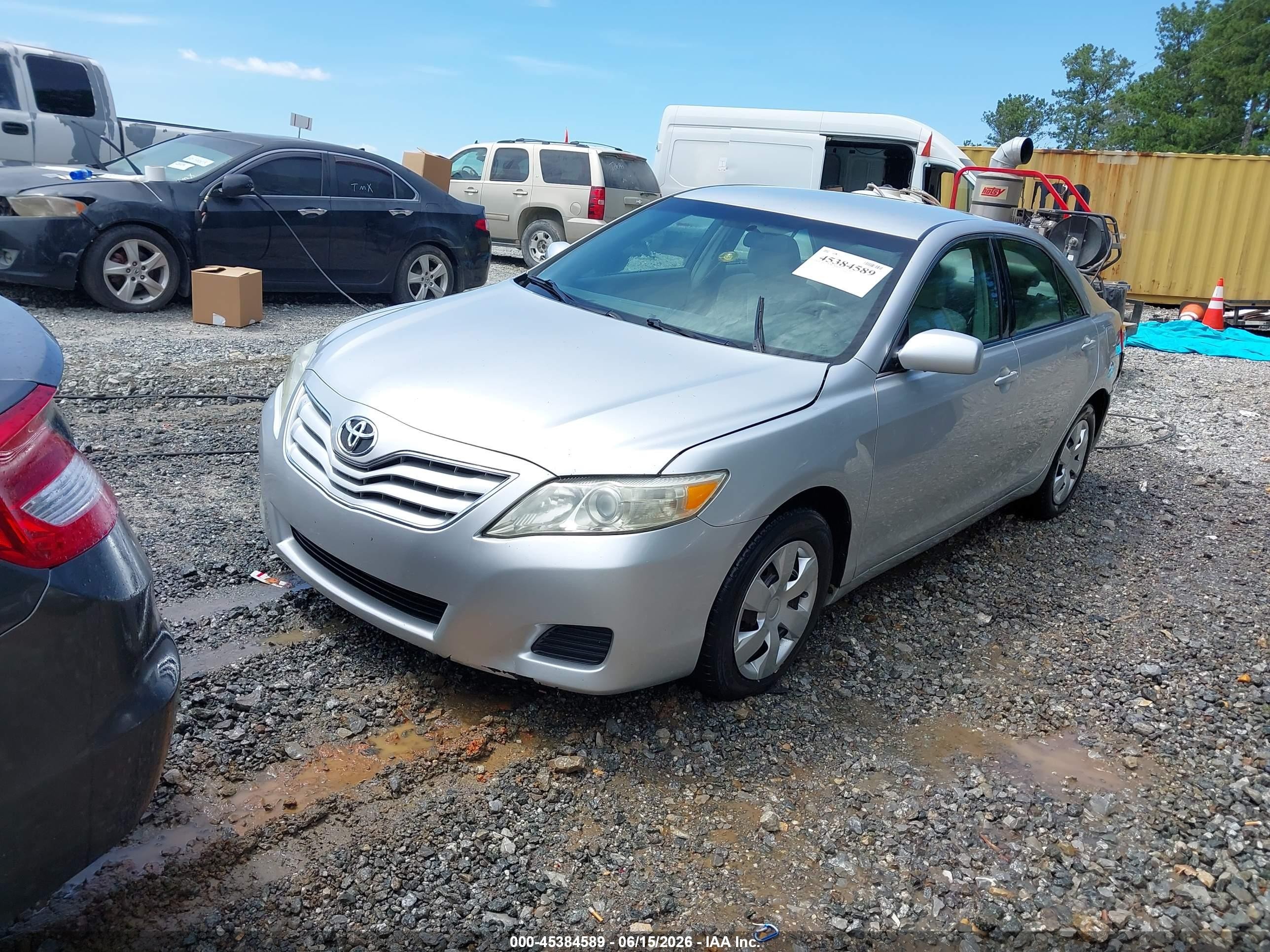 2011 Toyota Camry Le Silver vin: 4T1BF3EK4BU659192