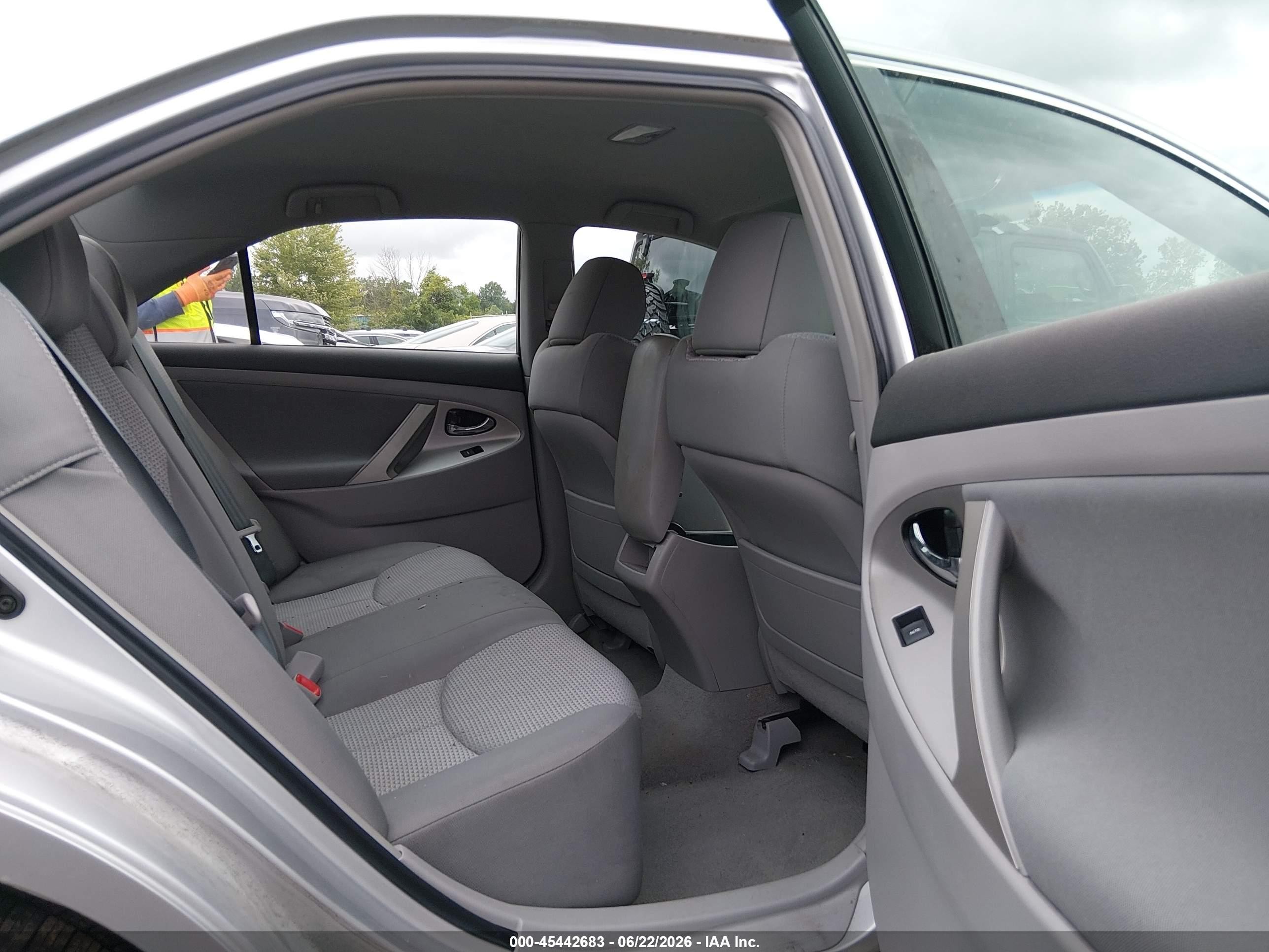 2011 Toyota Camry Se Silver vin: 4T1BF3EK4BU663503