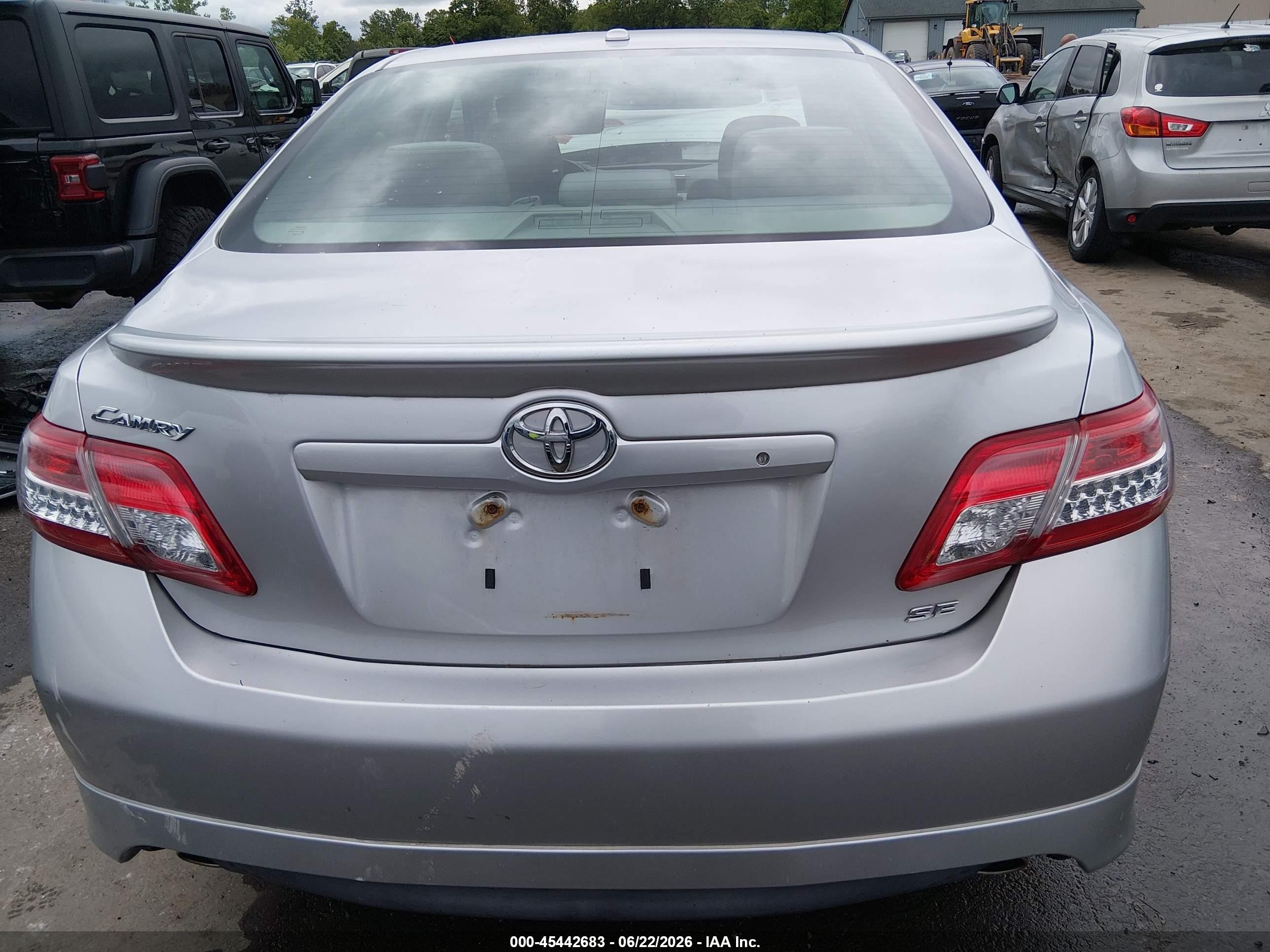 2011 Toyota Camry Se Silver vin: 4T1BF3EK4BU663503