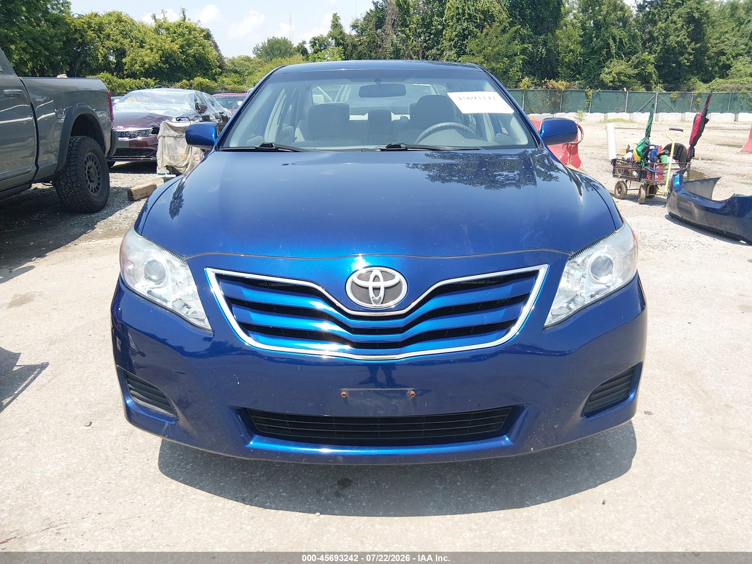 2011 Toyota Camry Le Blue vin: 4T1BF3EK4BU672329