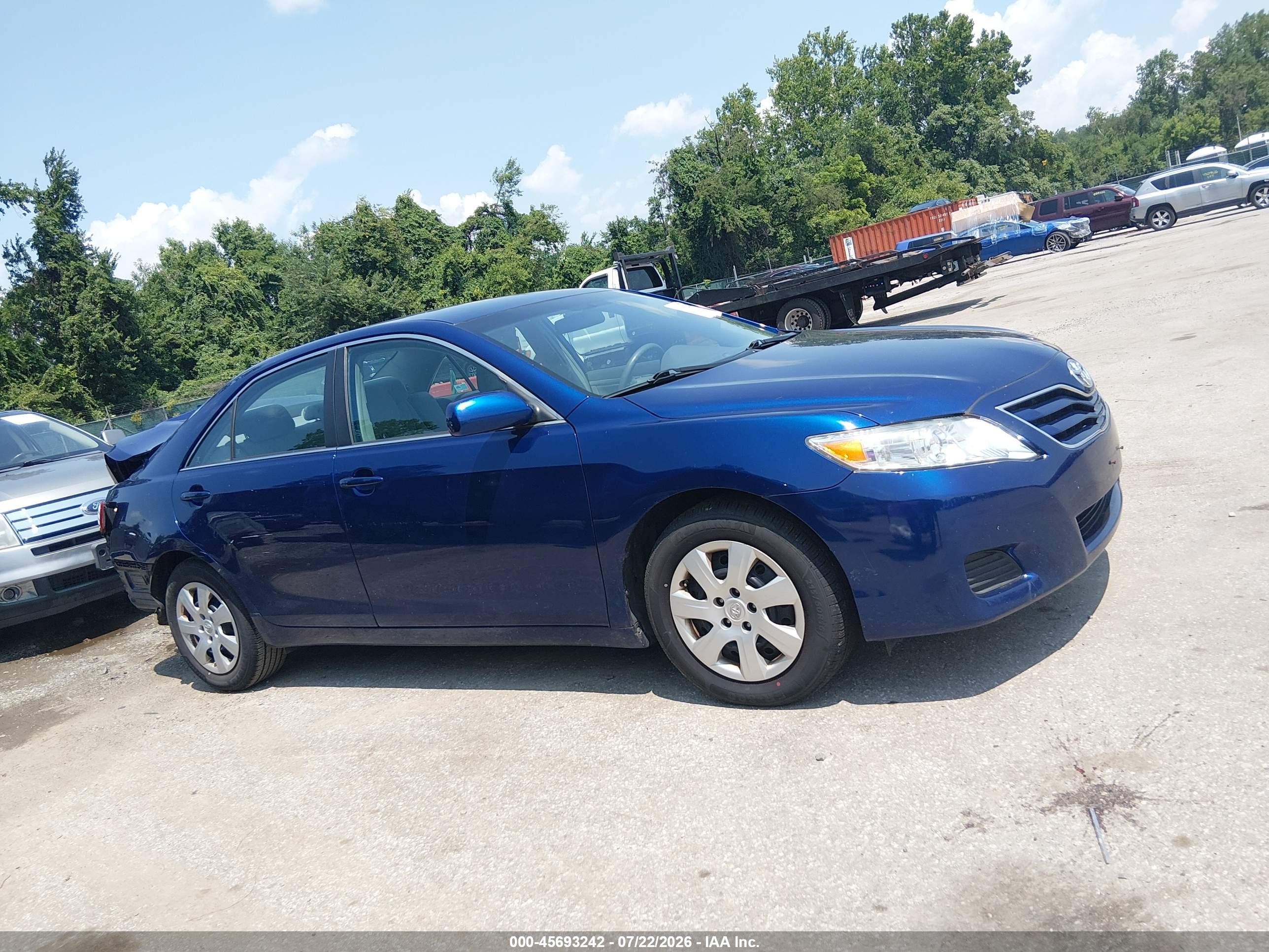 2011 Toyota Camry Le Blue vin: 4T1BF3EK4BU672329