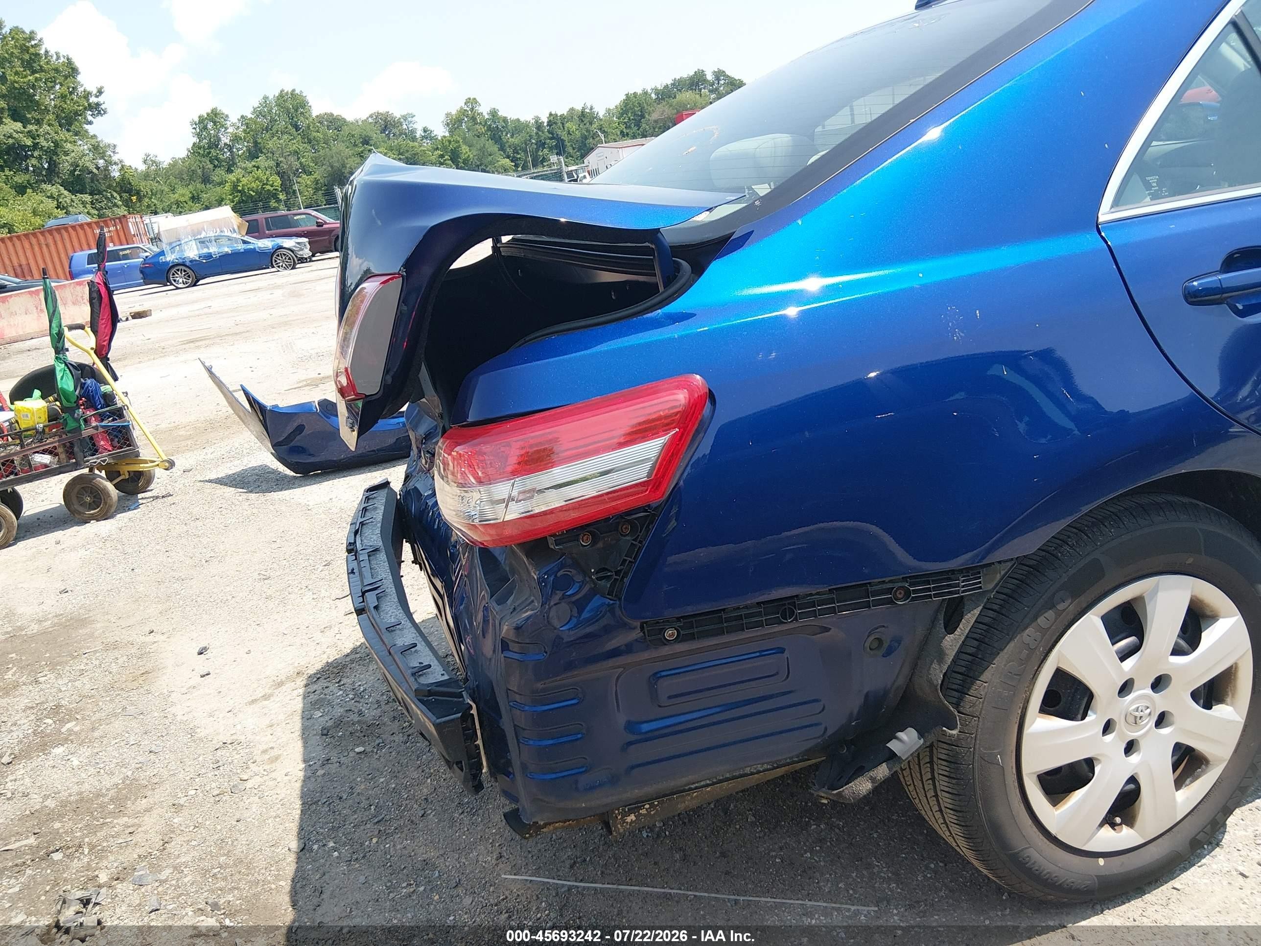 2011 Toyota Camry Le Blue vin: 4T1BF3EK4BU672329