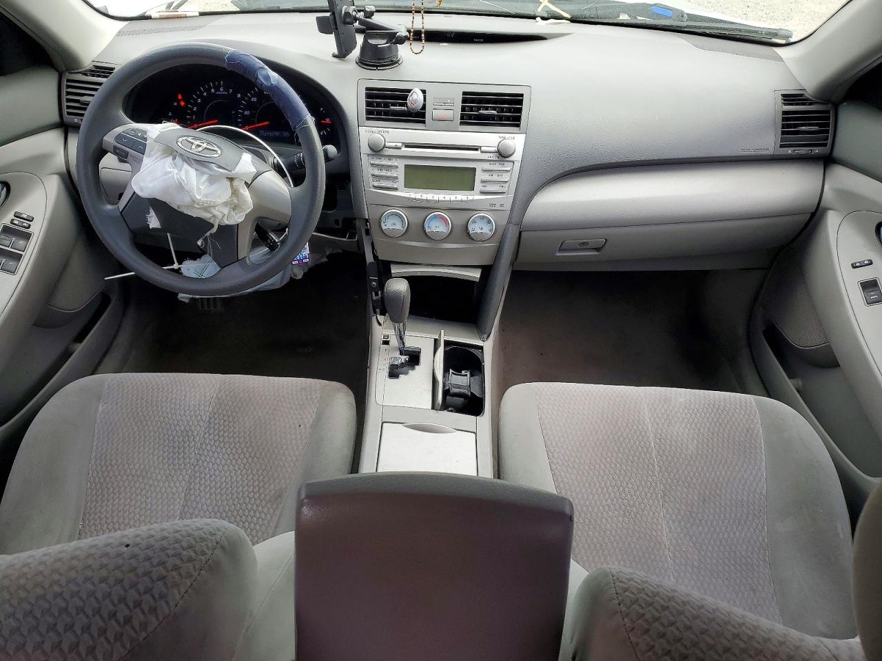 2011 Toyota Camry Le Silver vin: 4T1BF3EK4BU673335