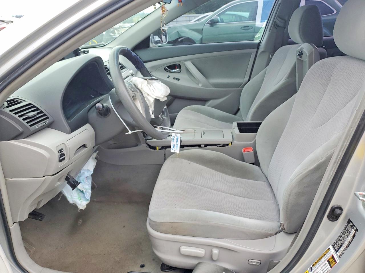 2011 Toyota Camry Le Silver vin: 4T1BF3EK4BU673335