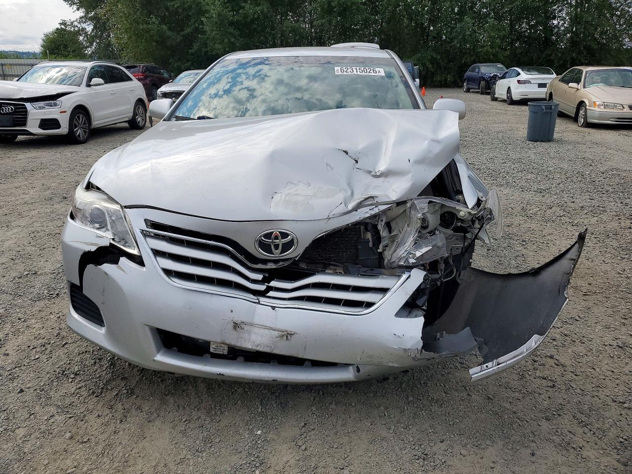 2011 Toyota Camry Le Silver vin: 4T1BF3EK4BU673335