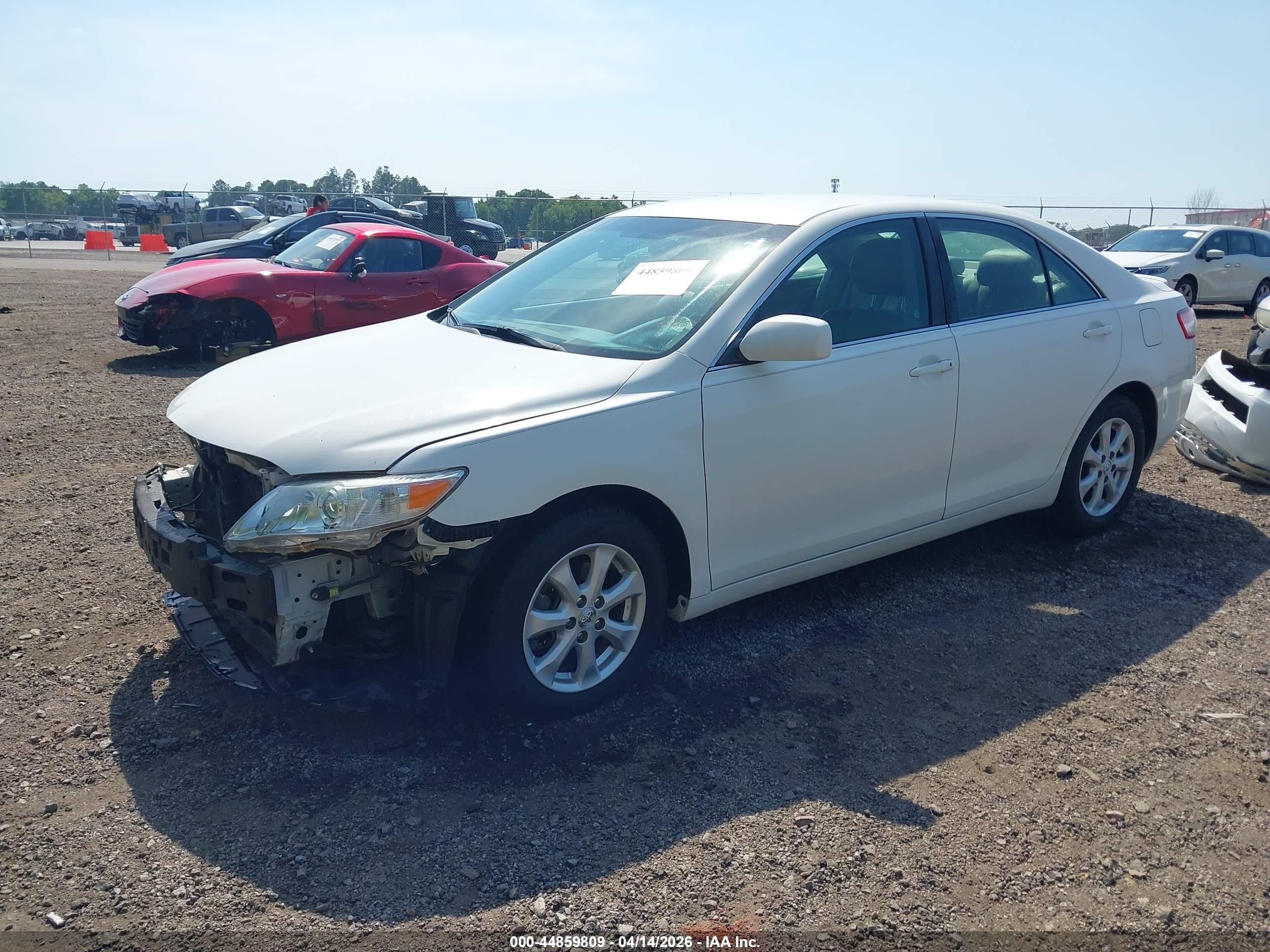 2011 Toyota Camry Le Белый vin: 4T1BF3EK4BU675716