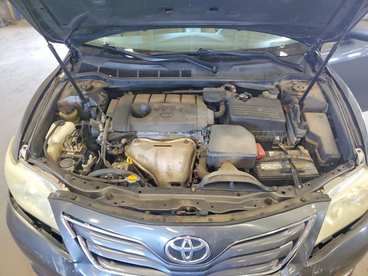 2011 Toyota Camry Le Gray vin: 4T1BF3EK4BU676817