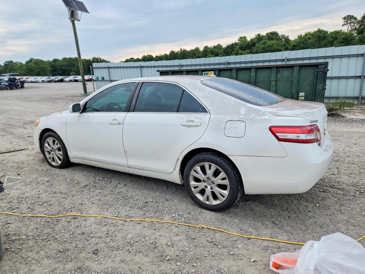 2011 Toyota Camry Base White vin: 4T1BF3EK4BU681063