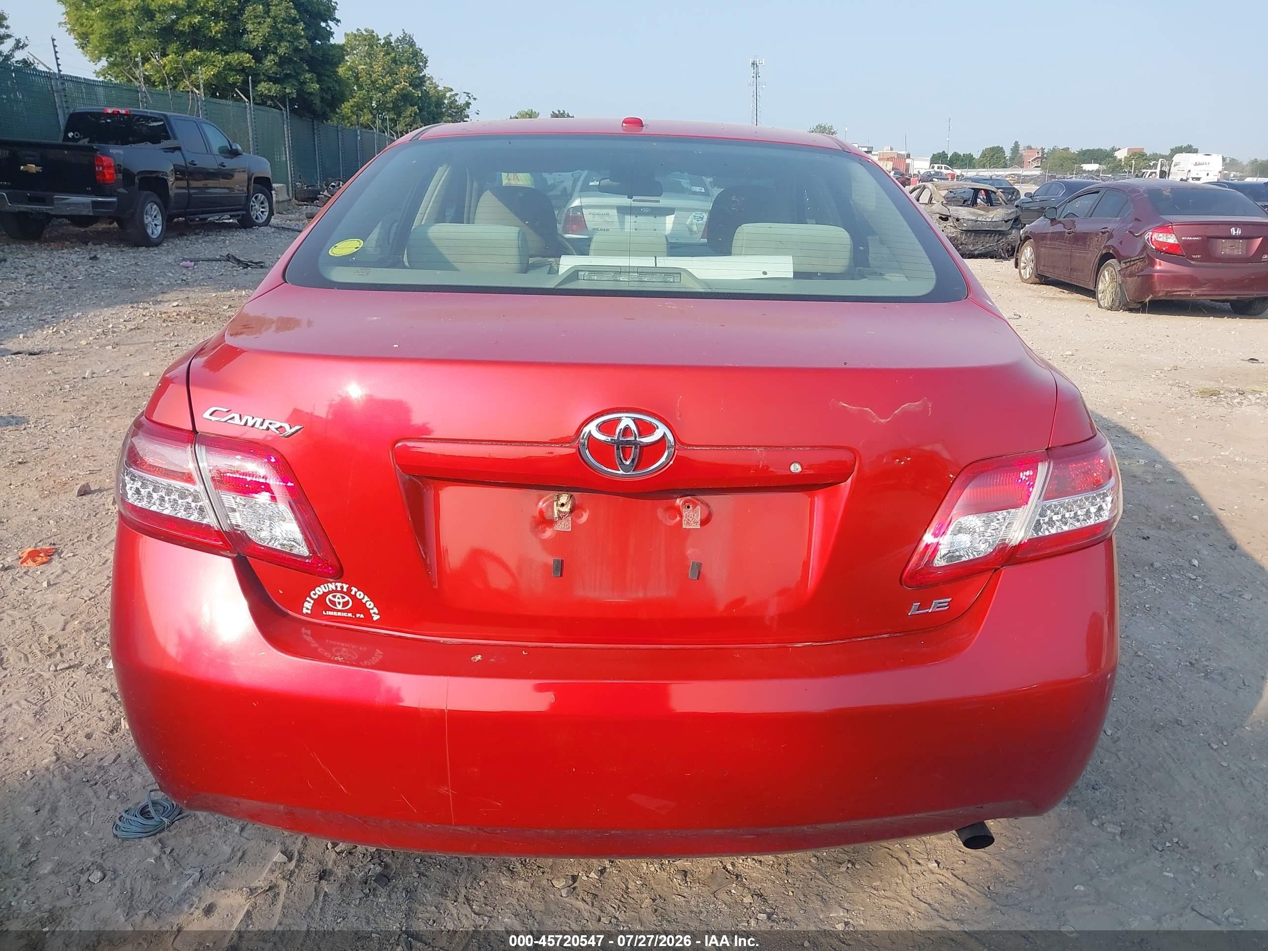 2011 Toyota Camry Le Red vin: 4T1BF3EK4BU686697
