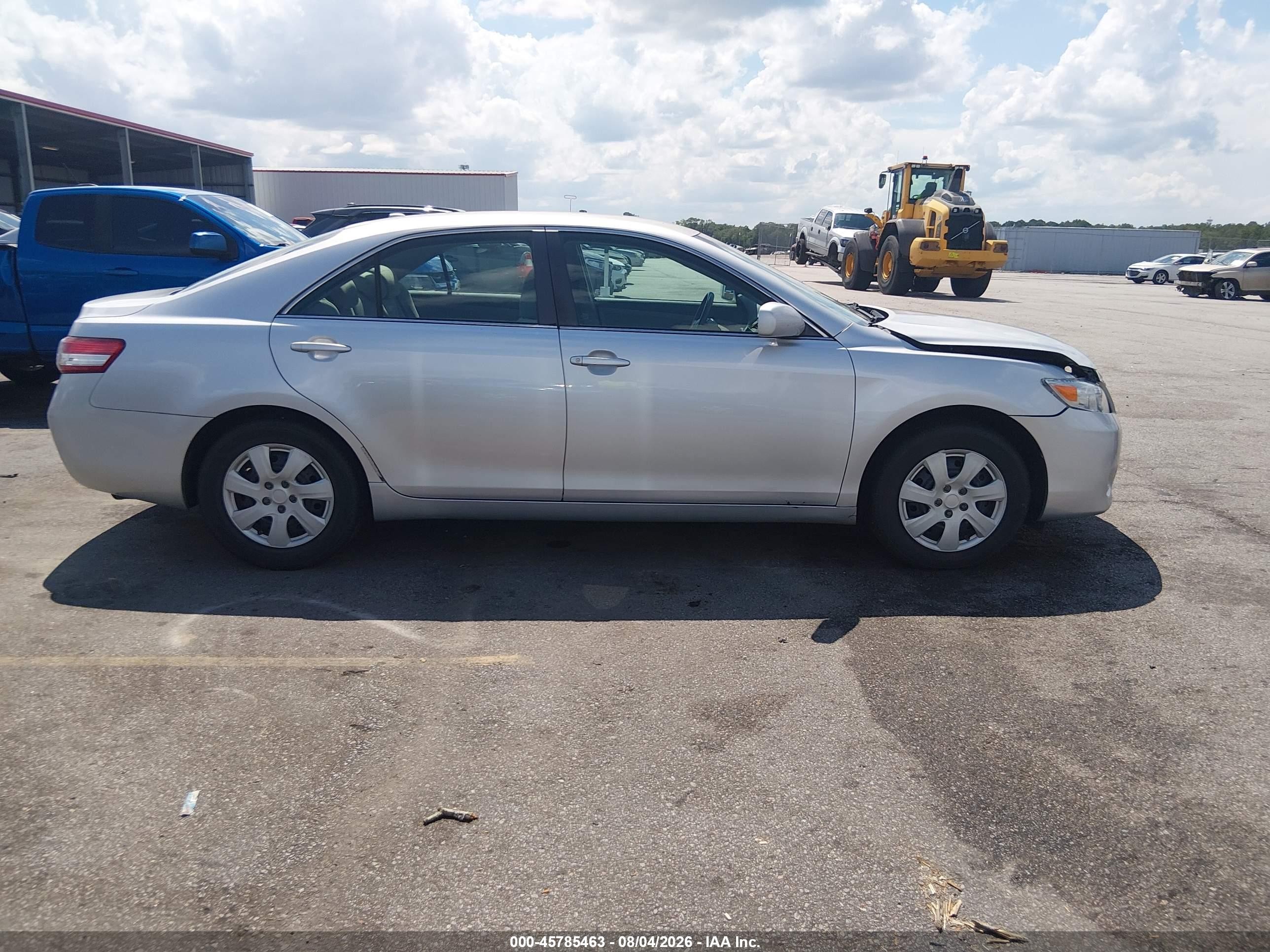 2011 Toyota Camry   Серебряный vin: 4T1BF3EK4BU708861