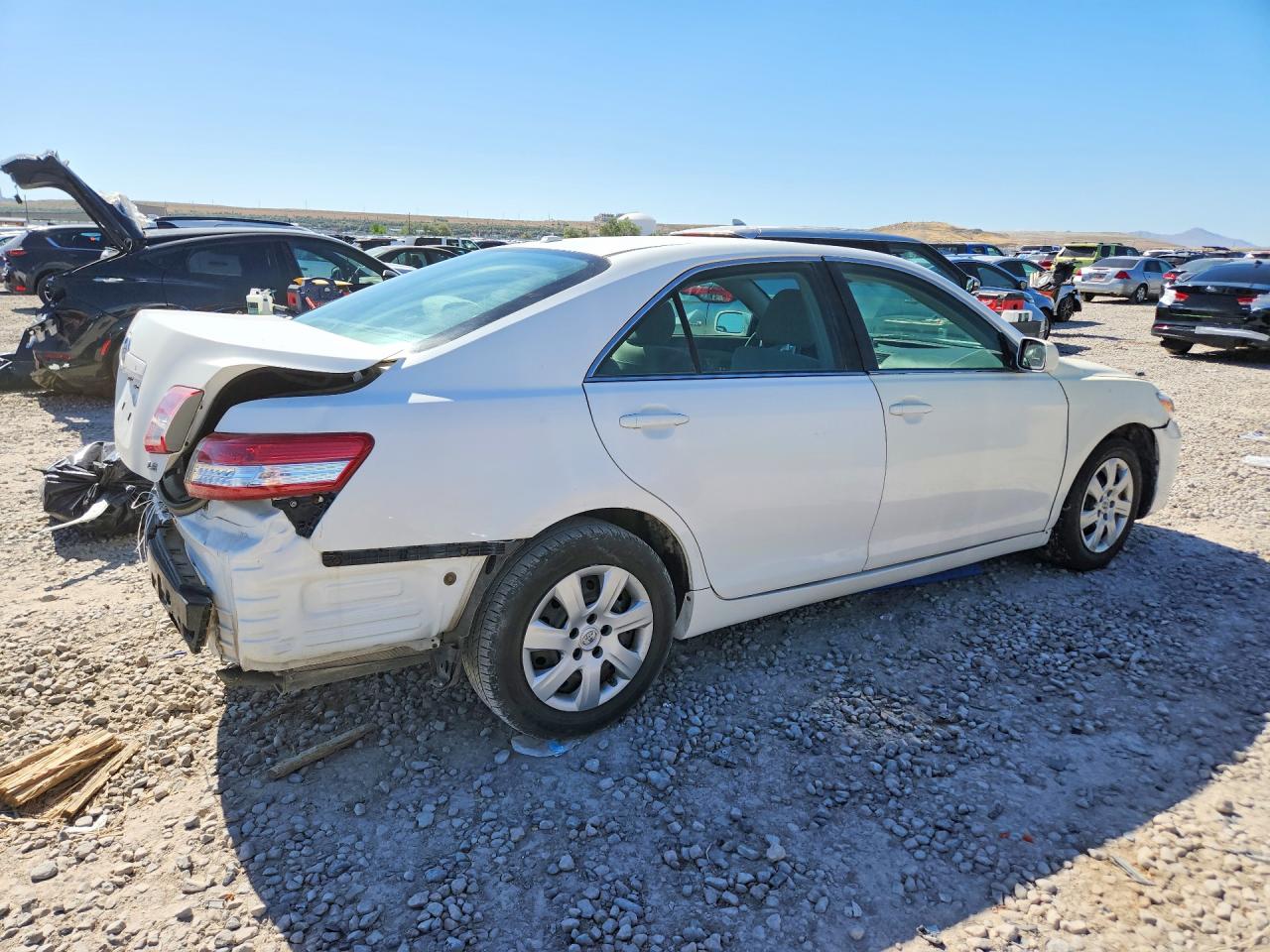 2011 Toyota Camry Le White vin: 4T1BF3EK4BU709086