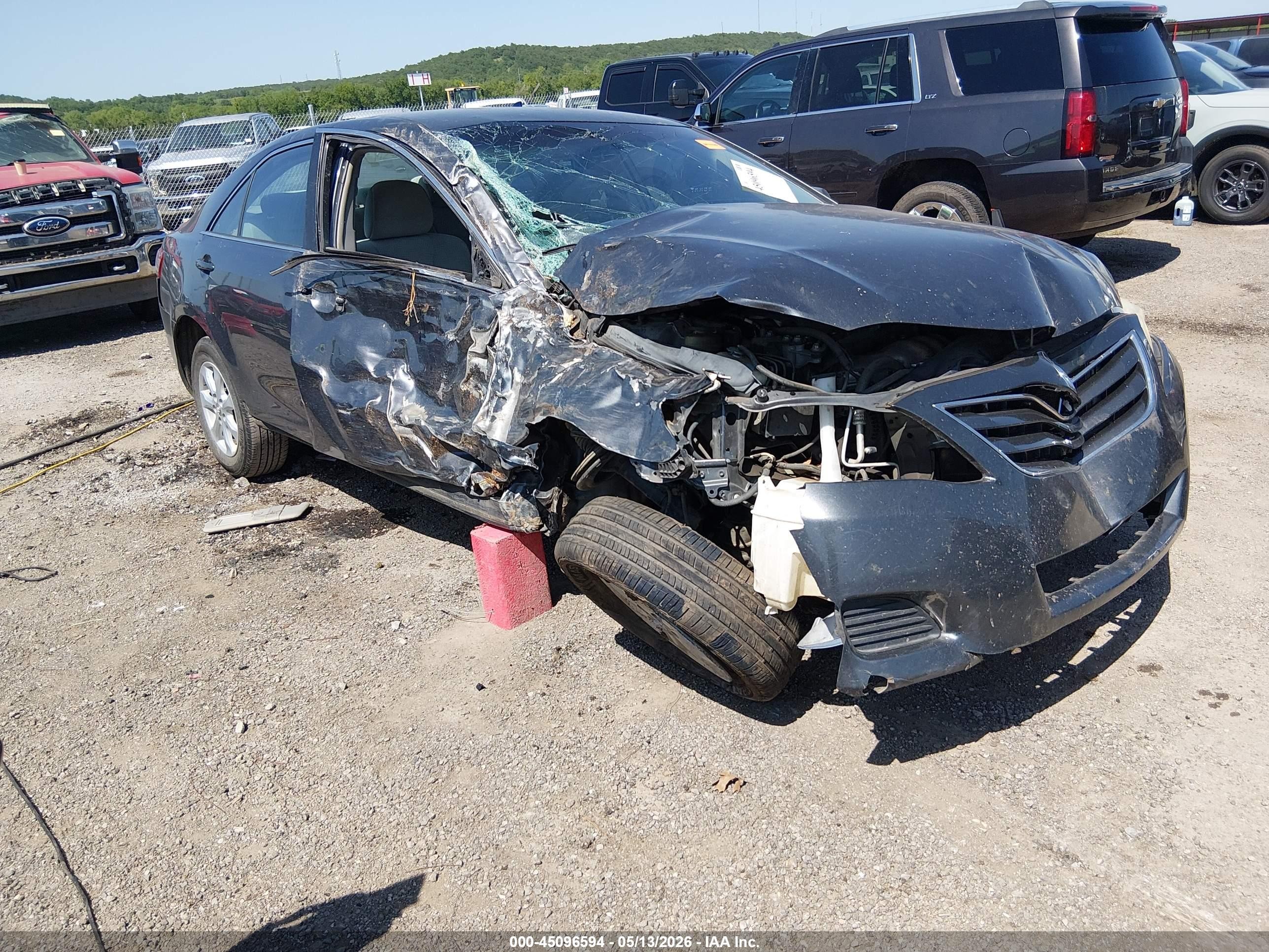 2011 Toyota Camry Le Gray vin: 4T1BF3EK4BU711257