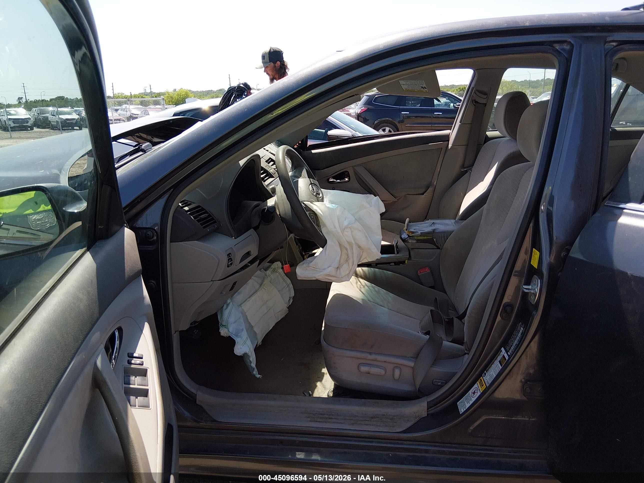 2011 Toyota Camry Le Gray vin: 4T1BF3EK4BU711257