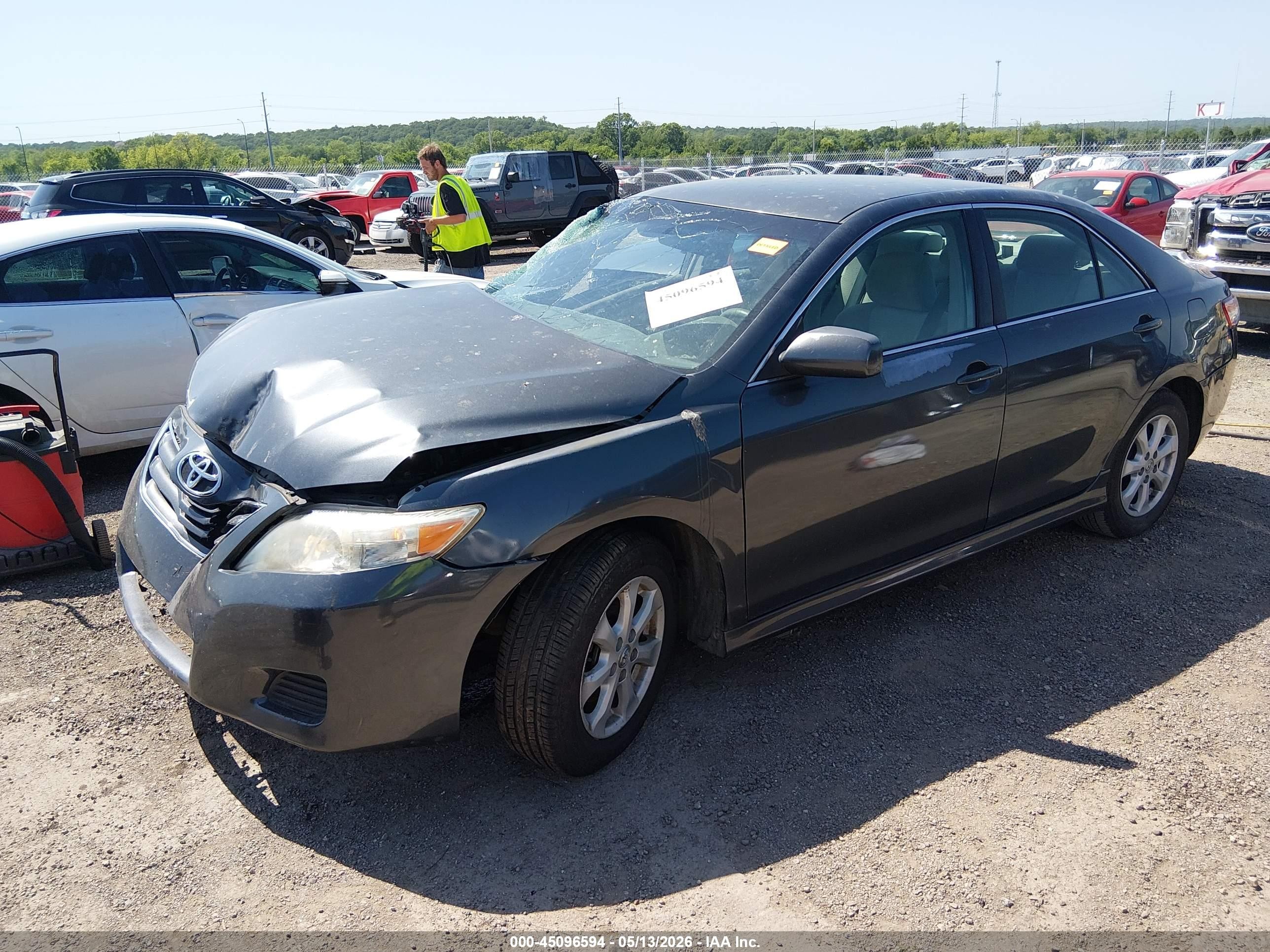 2011 Toyota Camry Le Gray vin: 4T1BF3EK4BU711257