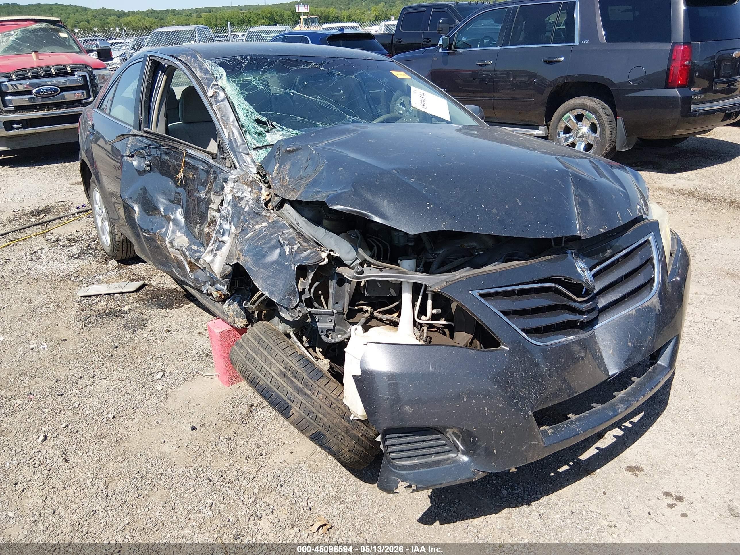 2011 Toyota Camry Le Gray vin: 4T1BF3EK4BU711257