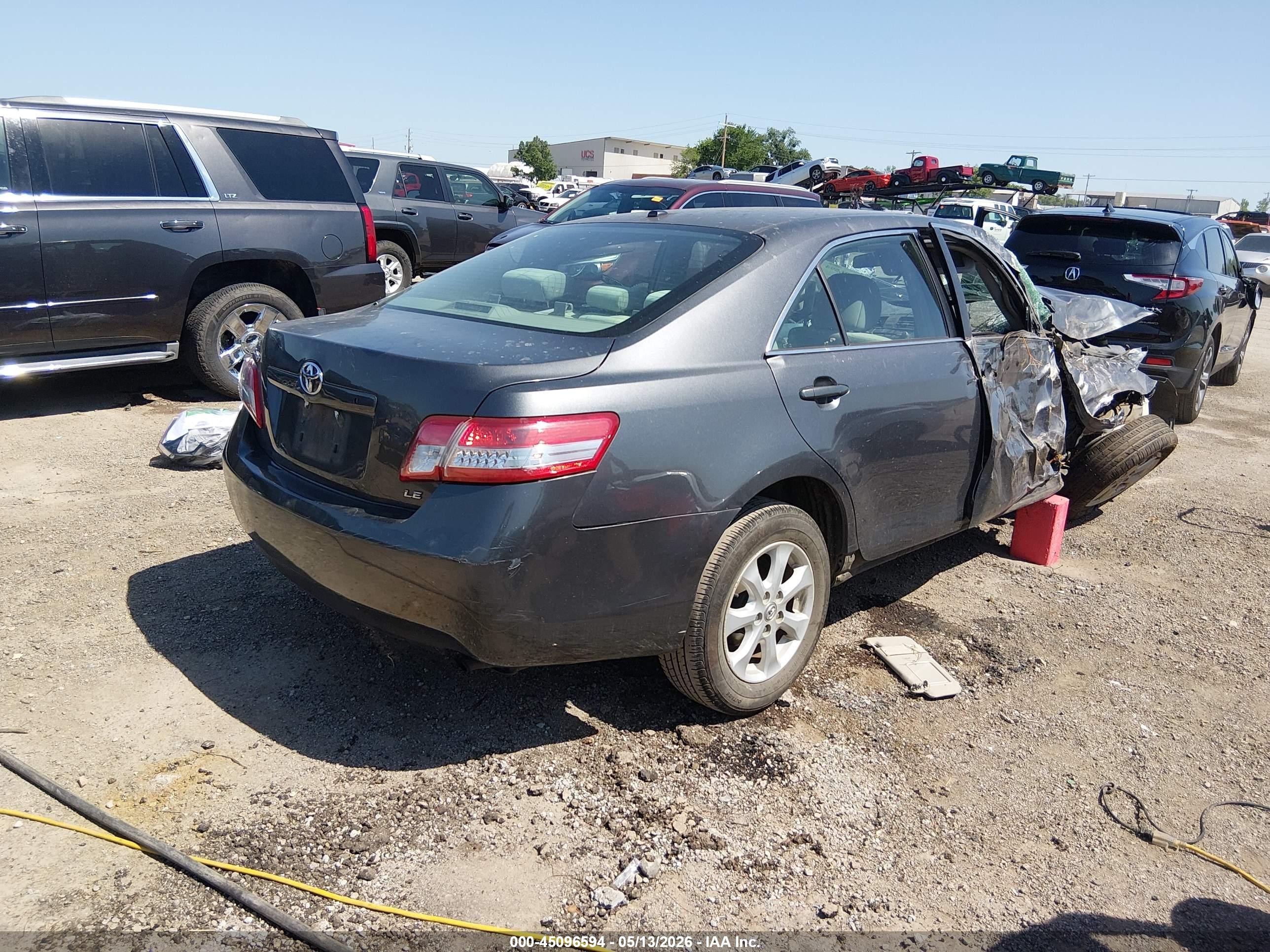 2011 Toyota Camry Le Gray vin: 4T1BF3EK4BU711257