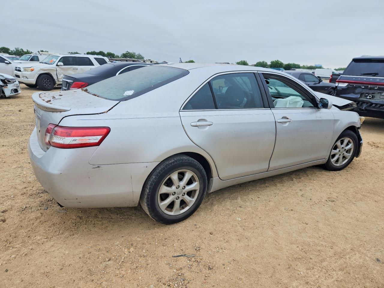 2011 Toyota Camry Silver vin: 4T1BF3EK4BU712019