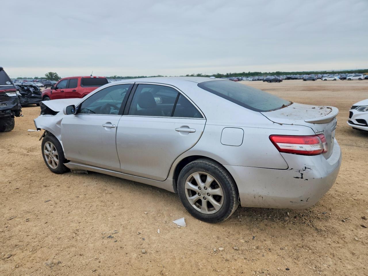 2011 Toyota Camry Silver vin: 4T1BF3EK4BU712019