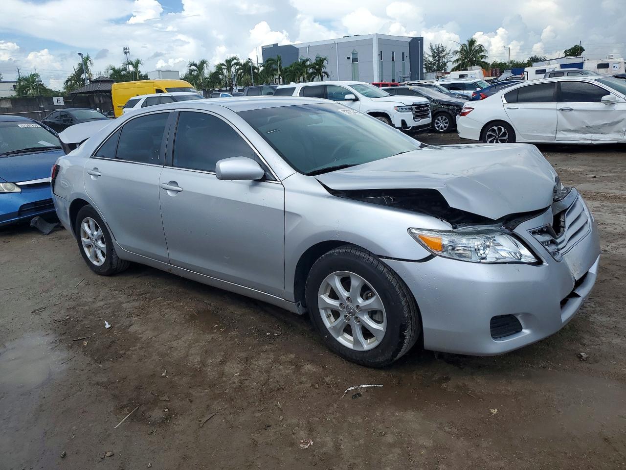 2011 Toyota Camry Le Silver vin: 4T1BF3EK4BU720458