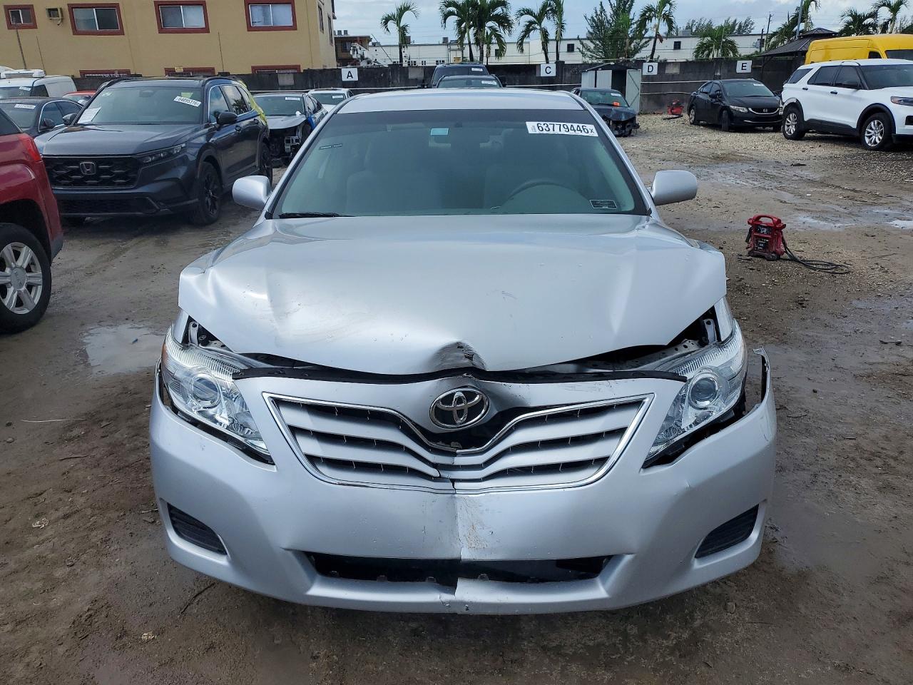2011 Toyota Camry Le Silver vin: 4T1BF3EK4BU720458